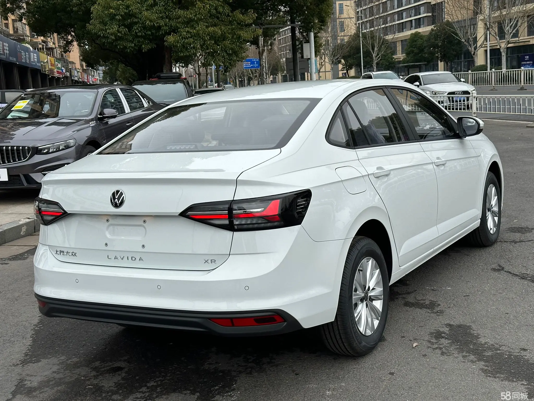Volkswagen Lavida 2025 car image #5