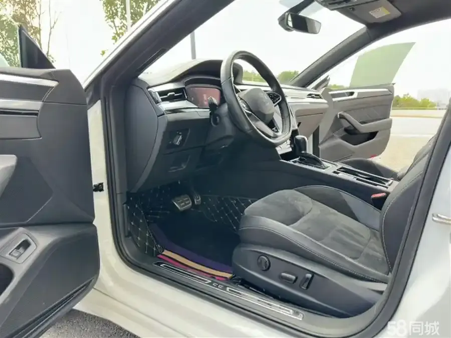 Volkswagen e-up! 2020 immagine di auto #5