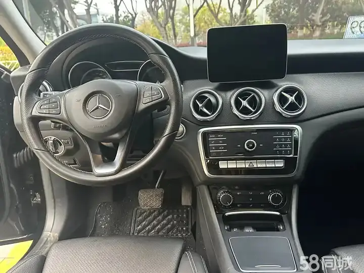 Mercedes-Benz GLA Class 2019 car image #5