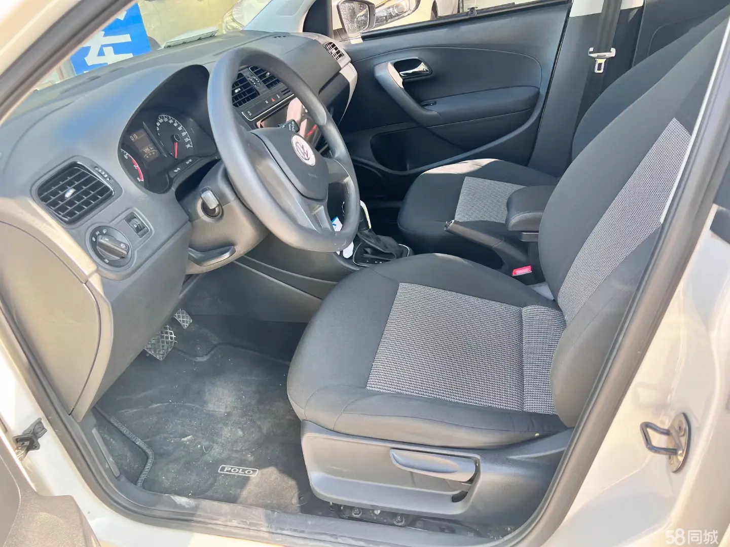 Volkswagen e-up! 2018 immagine di auto #5