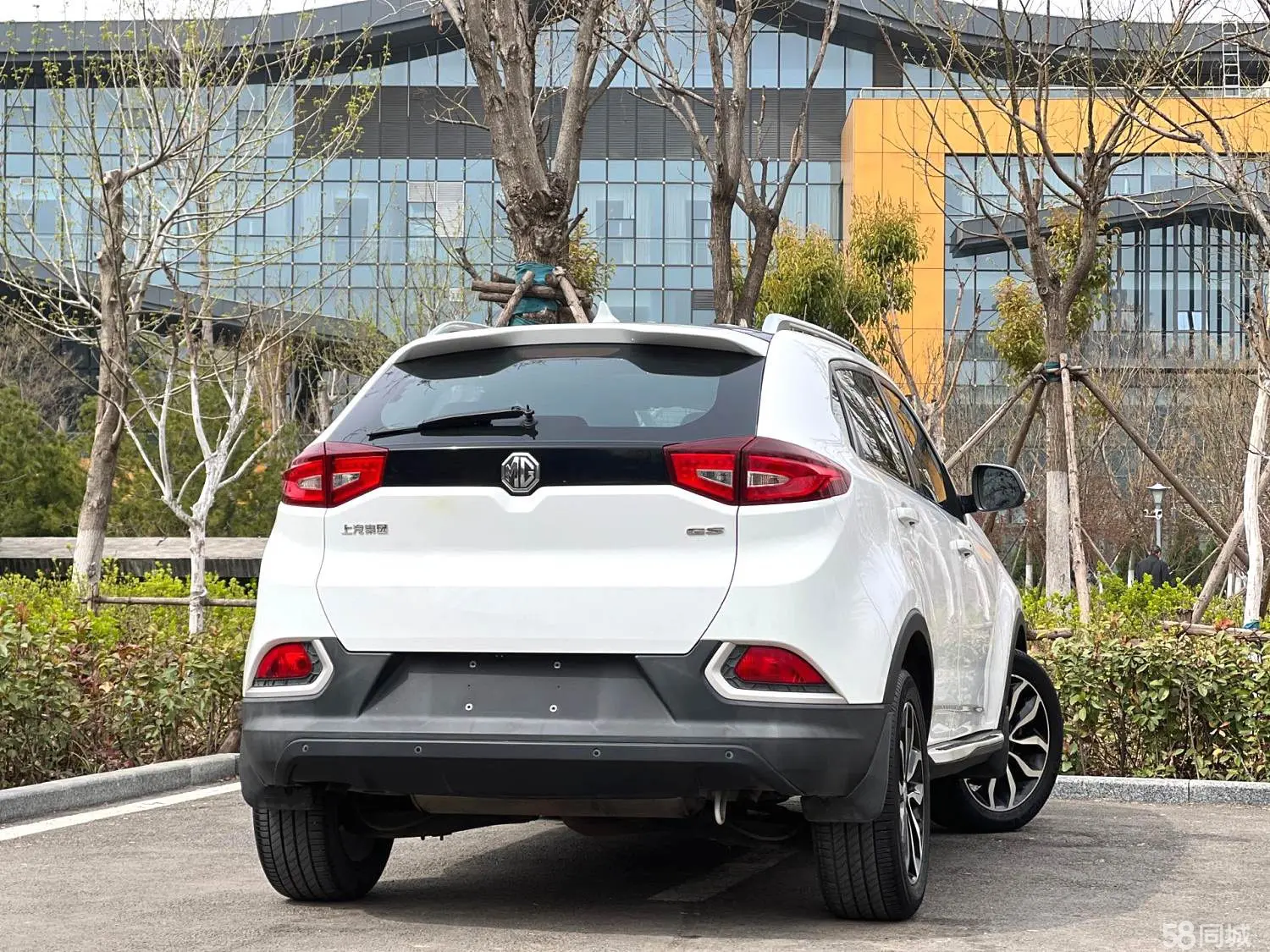 MG GS 2016 car image #5