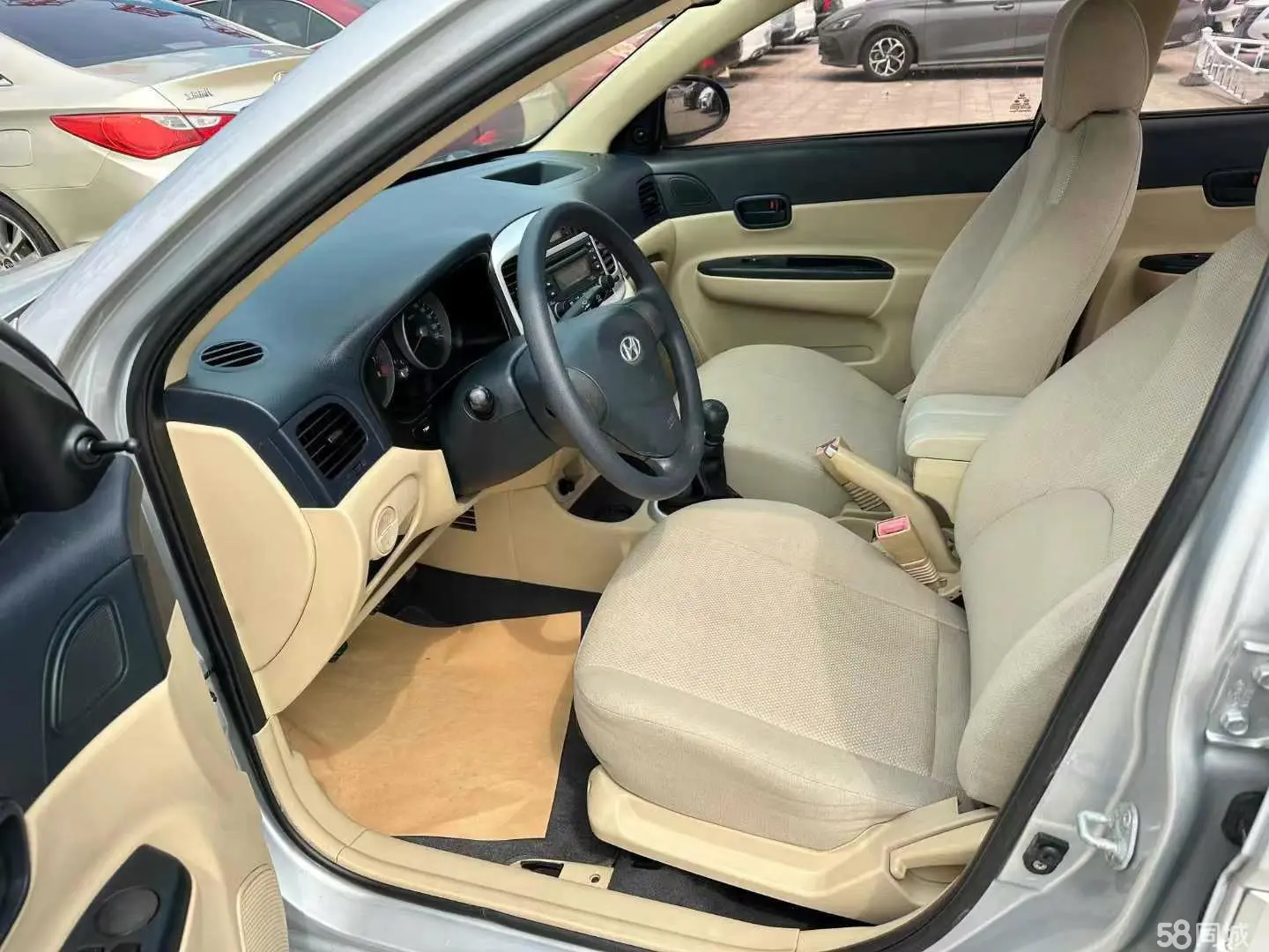 Hyundai Accent 2010 #5 Hyundai Accent 2010 car image #5