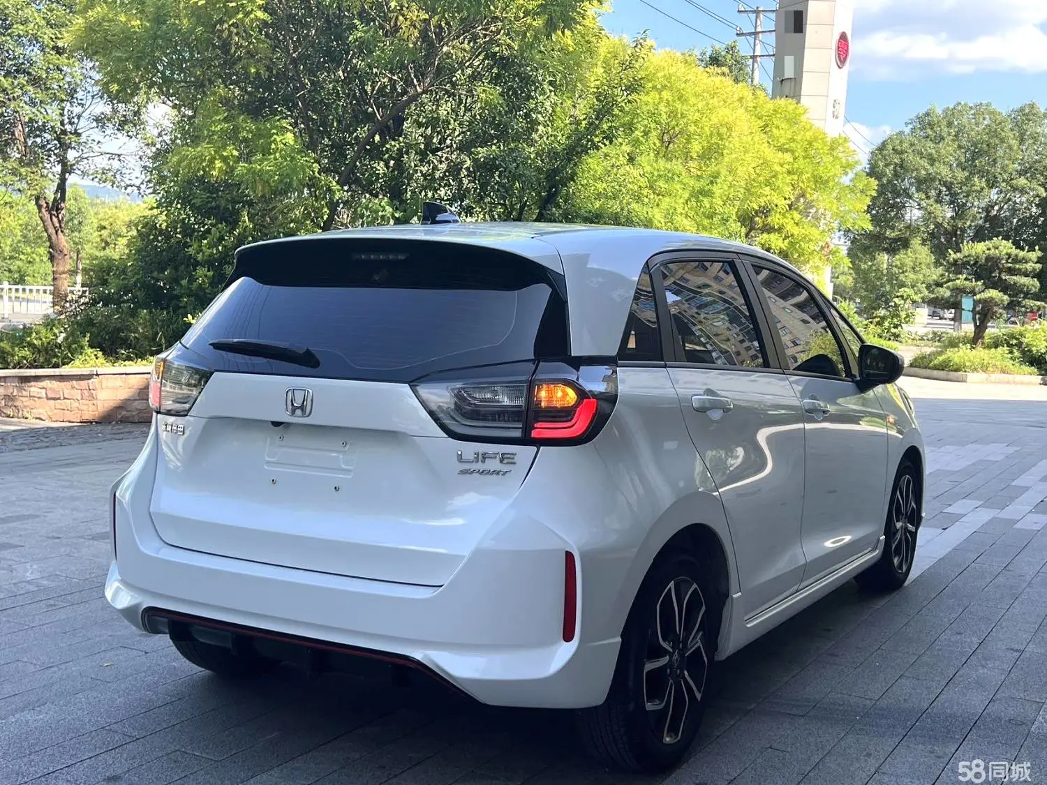 Honda LIFE 2021 car image #5