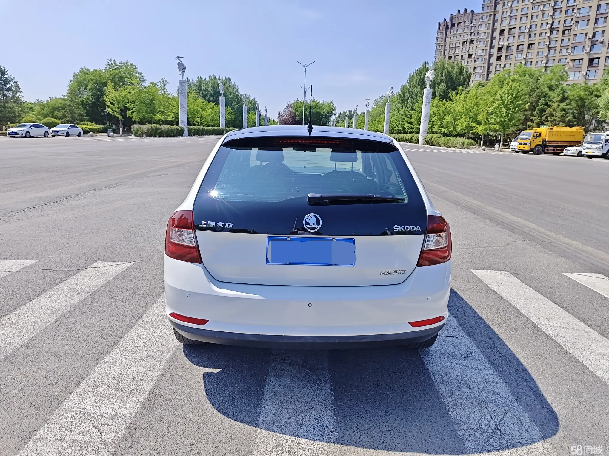 Skoda Rapid Spaceback 2016 car image #5