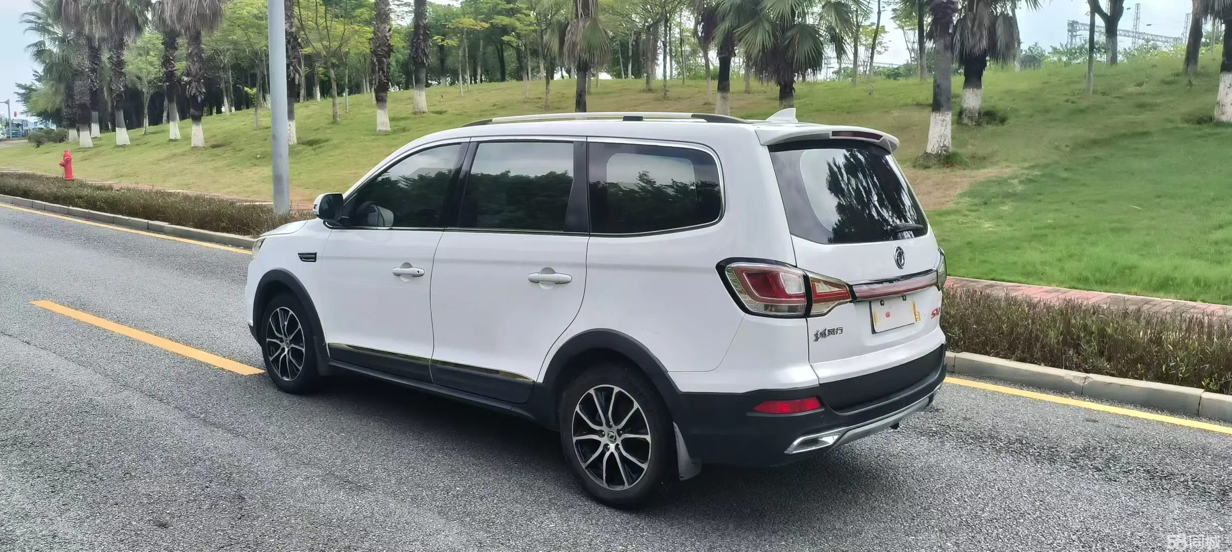 Forthing SX6 2018 immagine di auto #5