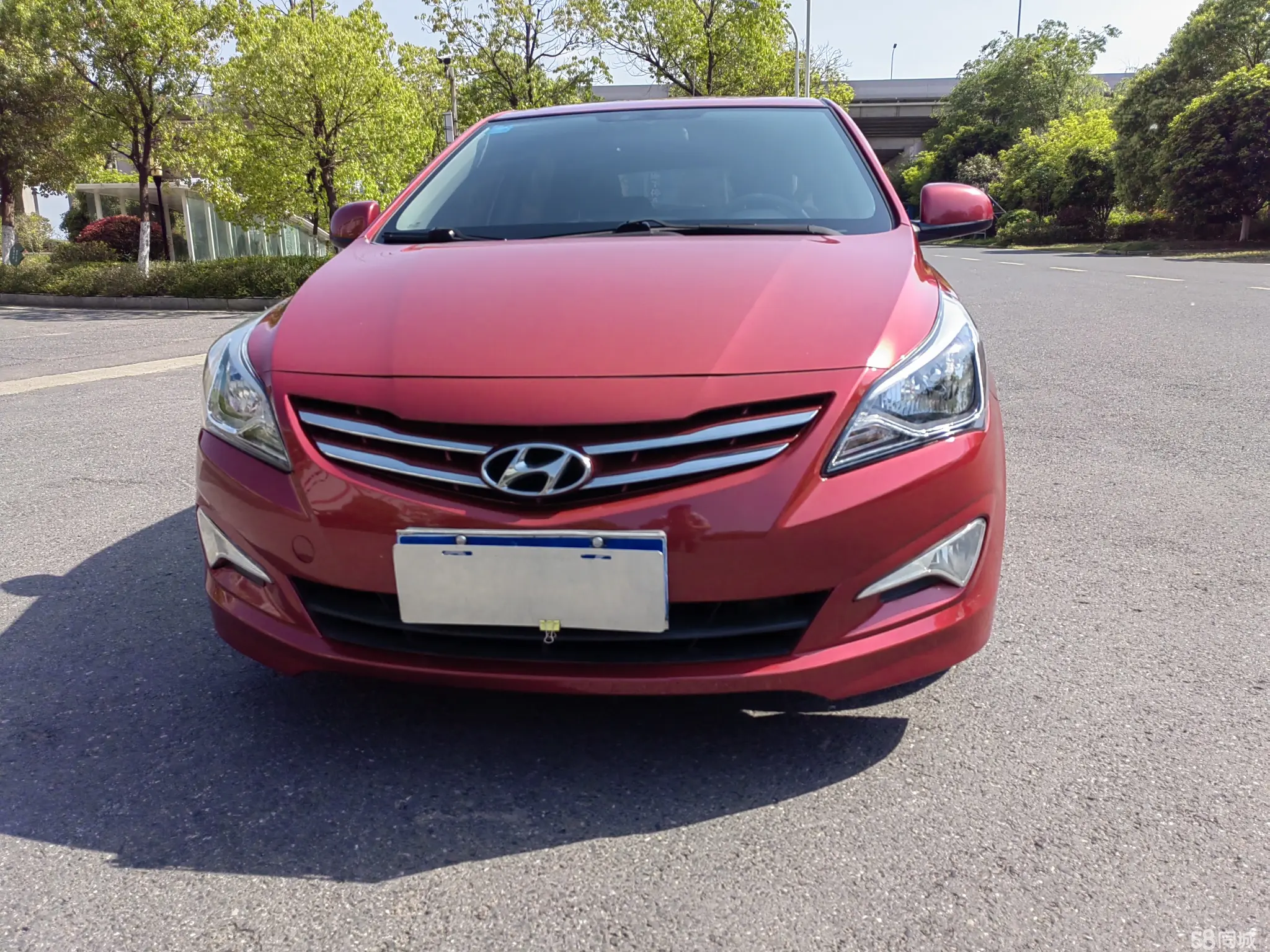 Hyundai Reina Hatchback 2015 car image #5