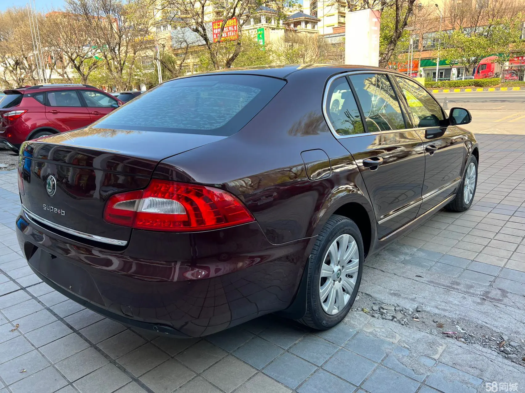Skoda Superb 2013 car image #5