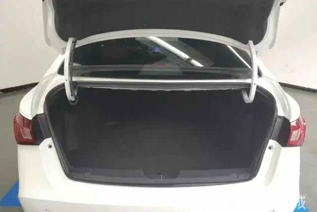 MG GT 2016 car image #5