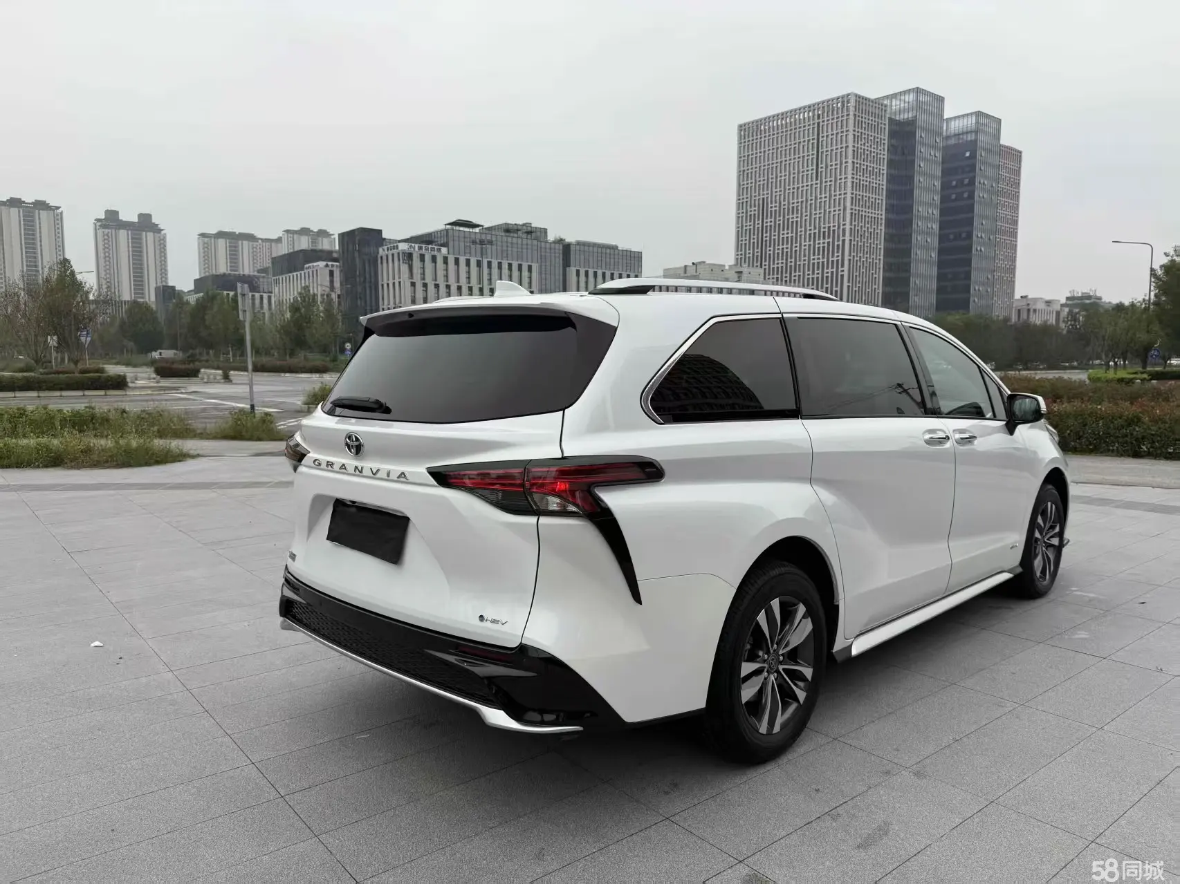 Toyota Granvia 2025 car image #5