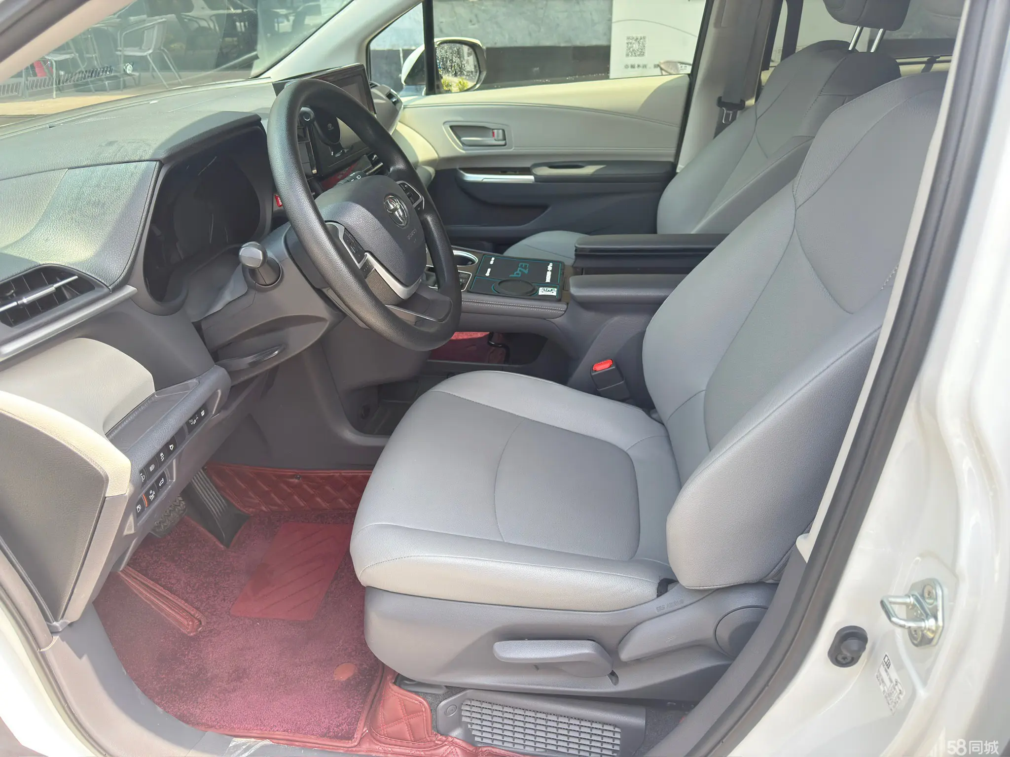 Toyota Granvia 2024 immagine di auto #5