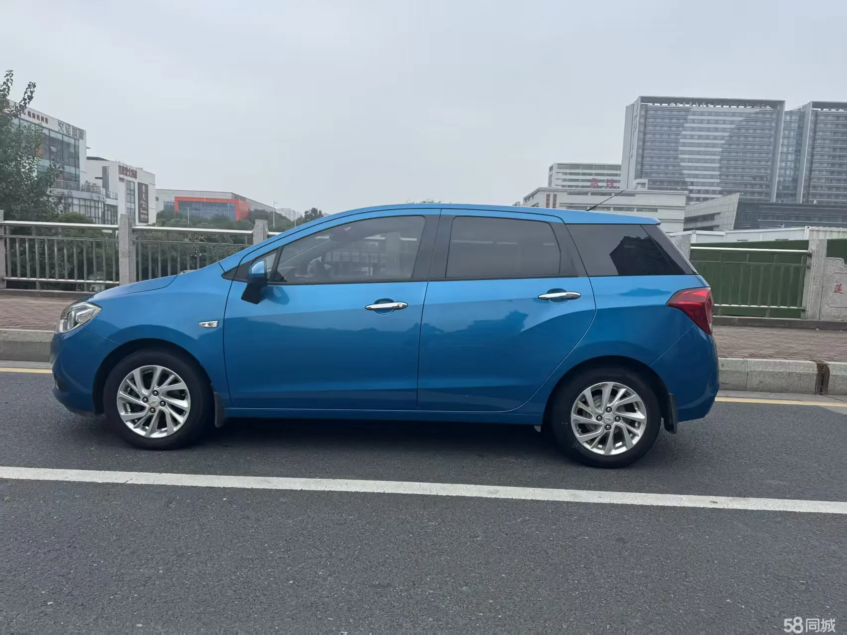 Chevrolet Lova RV 2016 car image #5