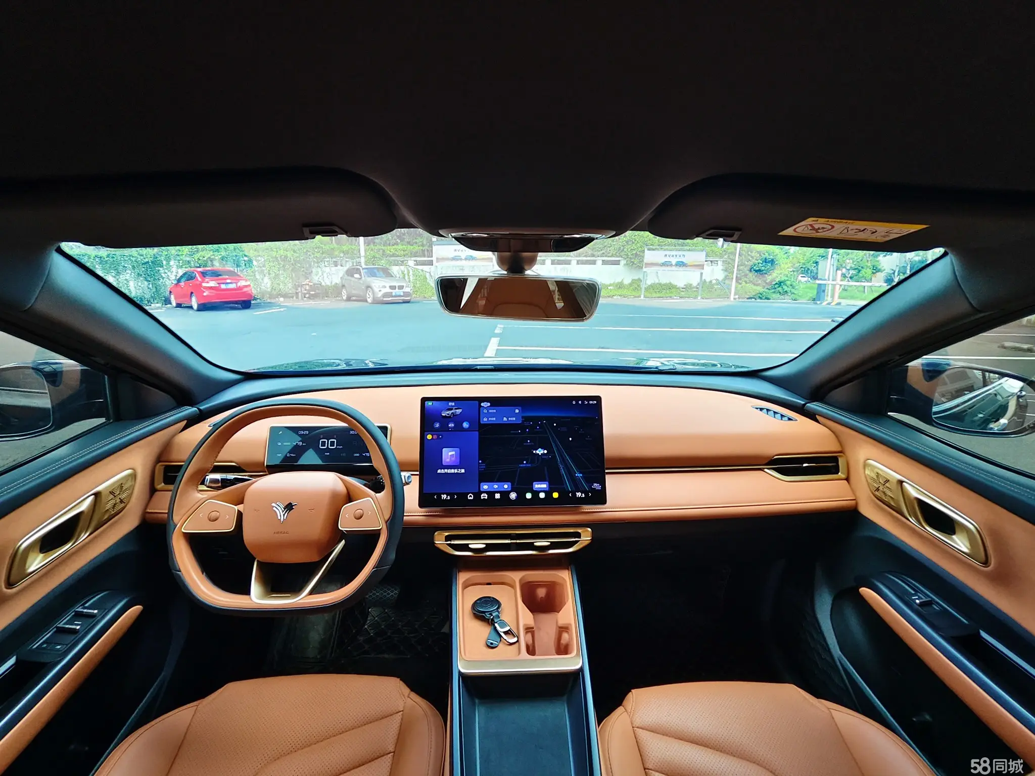 哪吒汽车 哪吒X 2023 汽车图片 #5