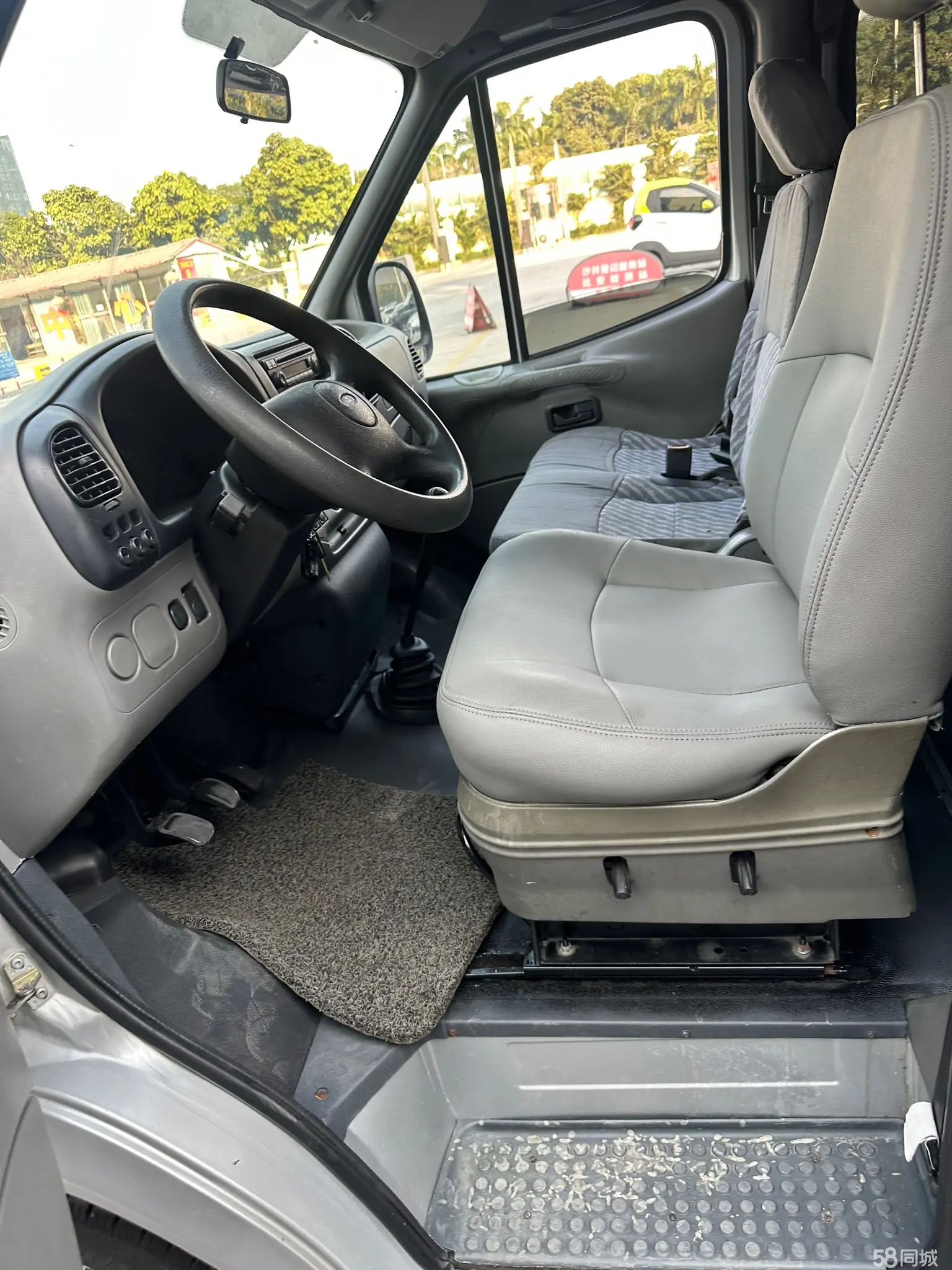 Ford Transit Classic 2011 #5 Ford Transit Classic 2011 car image #5