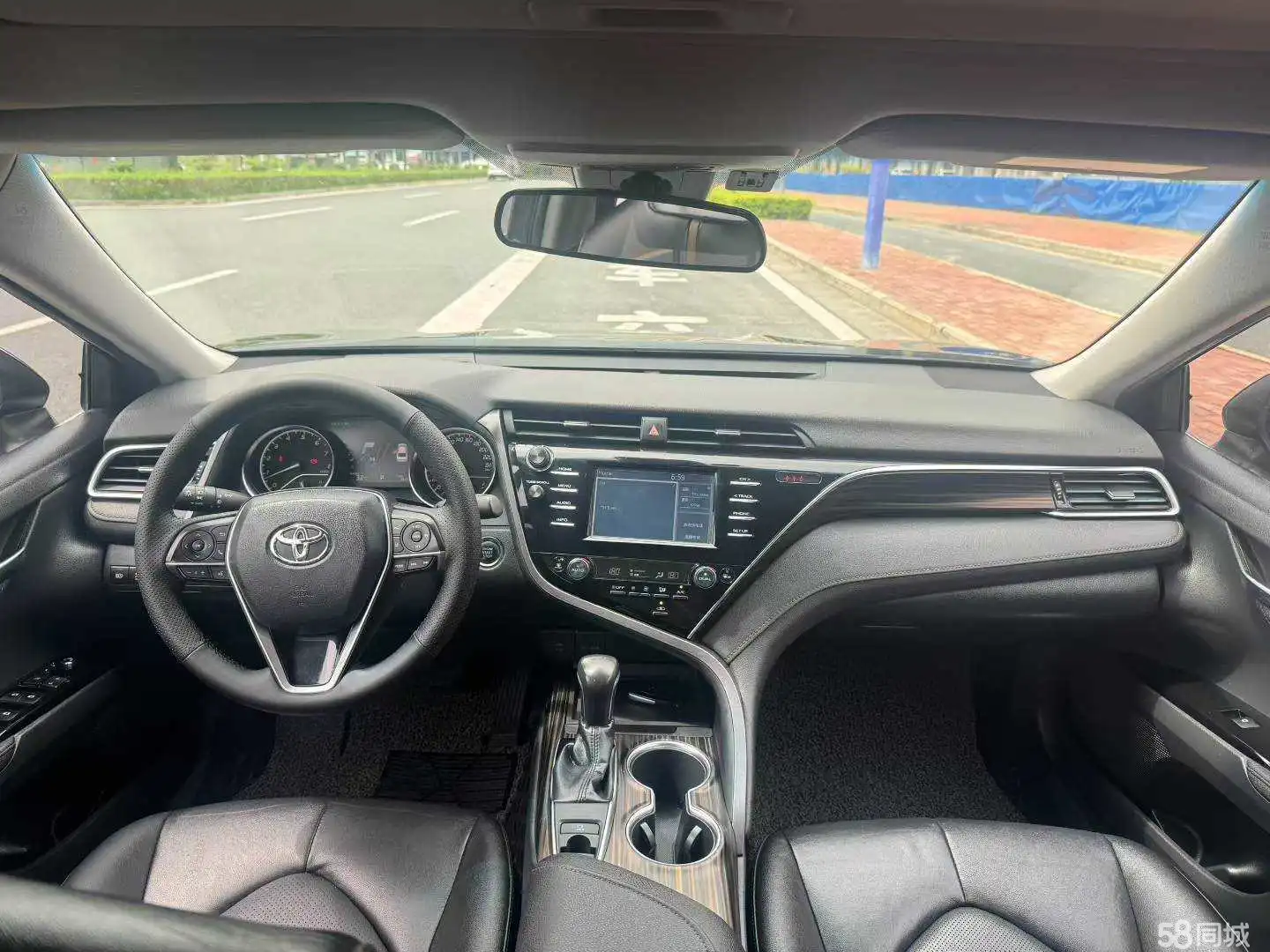 Toyota Camry 2018 car image #5