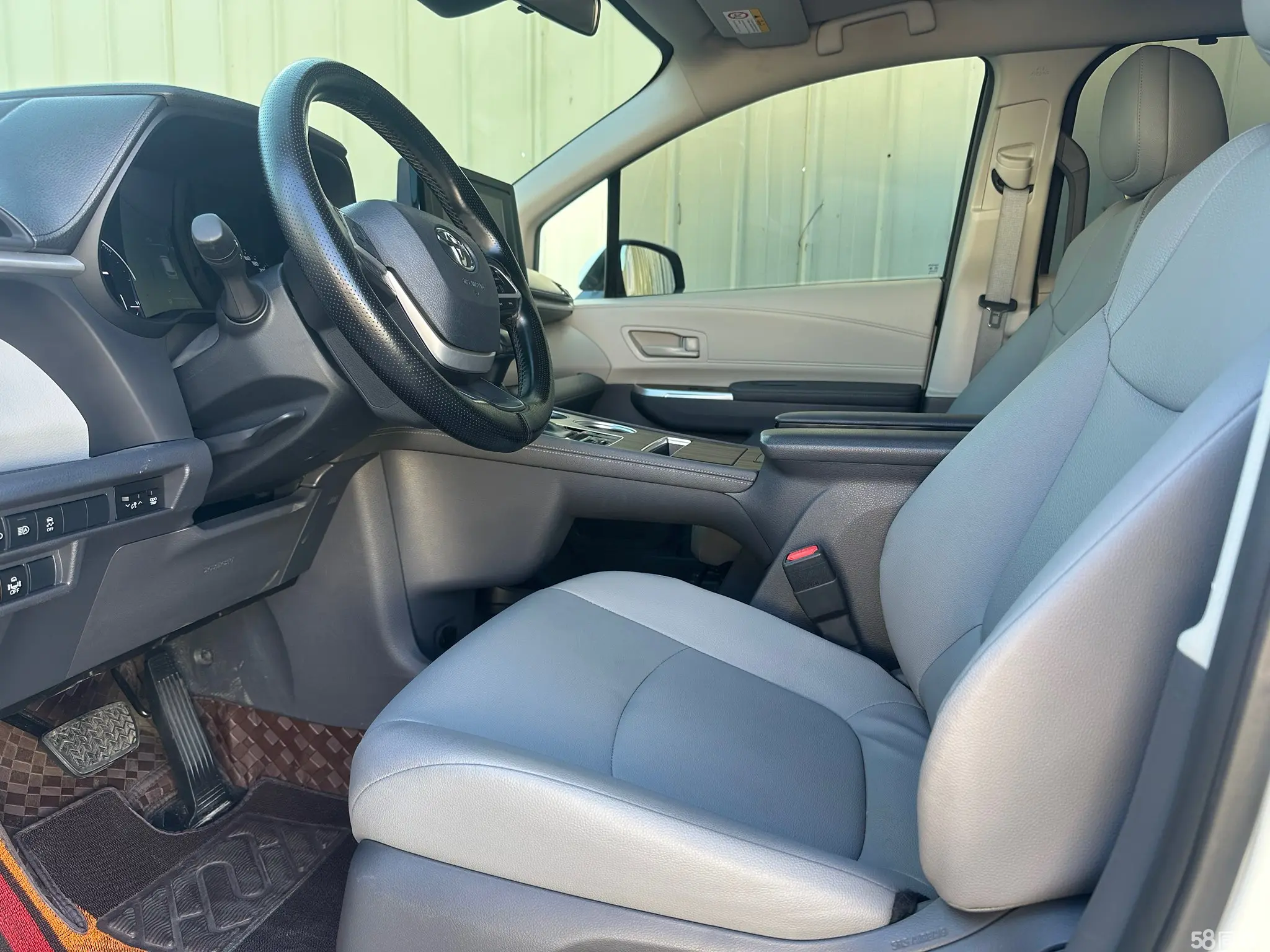 Toyota Granvia 2024 immagine di auto #5