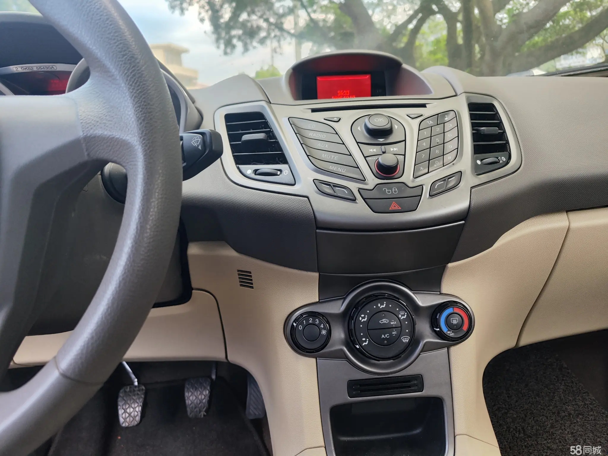 Ford Fiesta 2012 car image #5