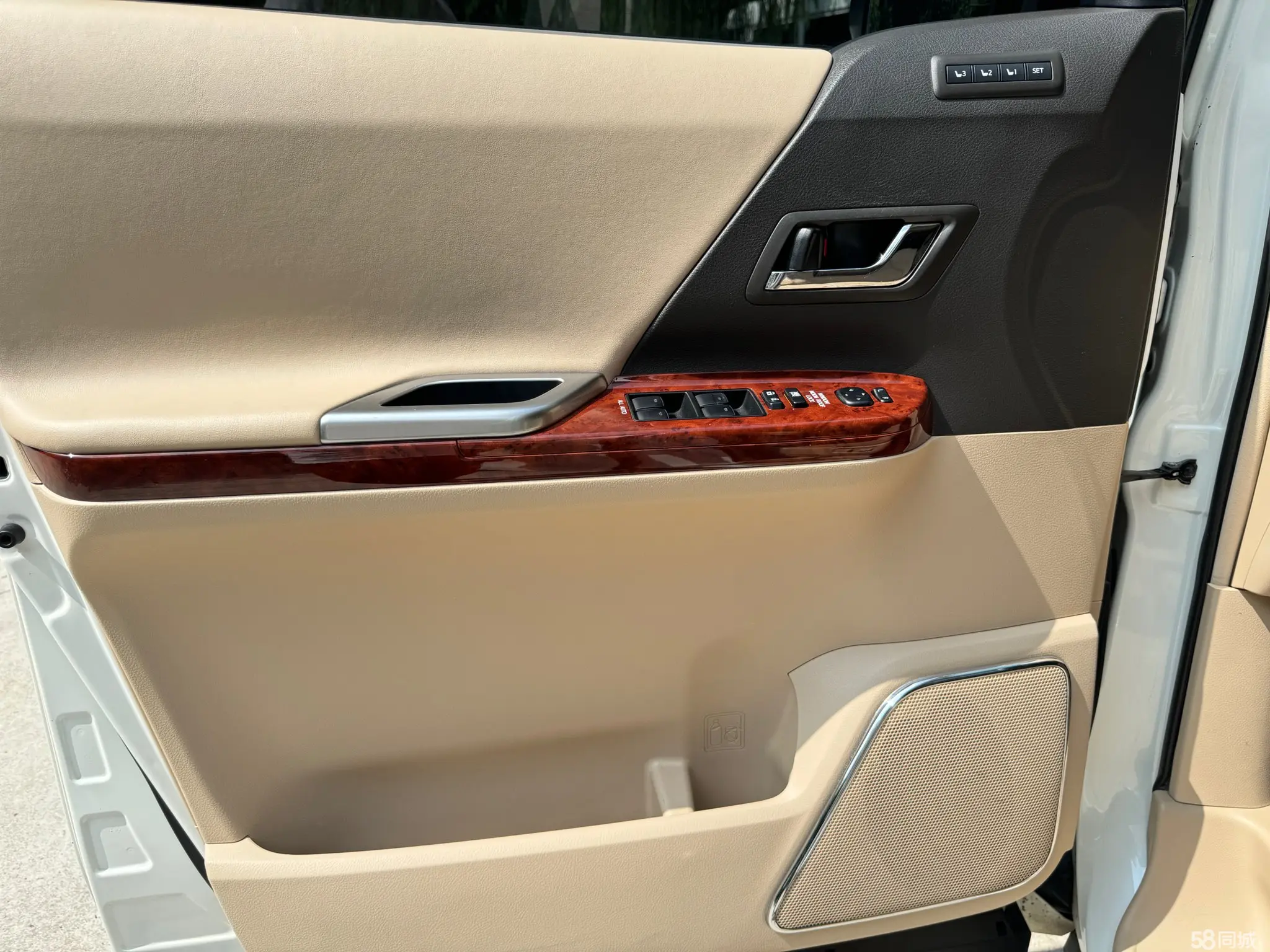 丰田 埃尔法 2011 汽车图片 #5