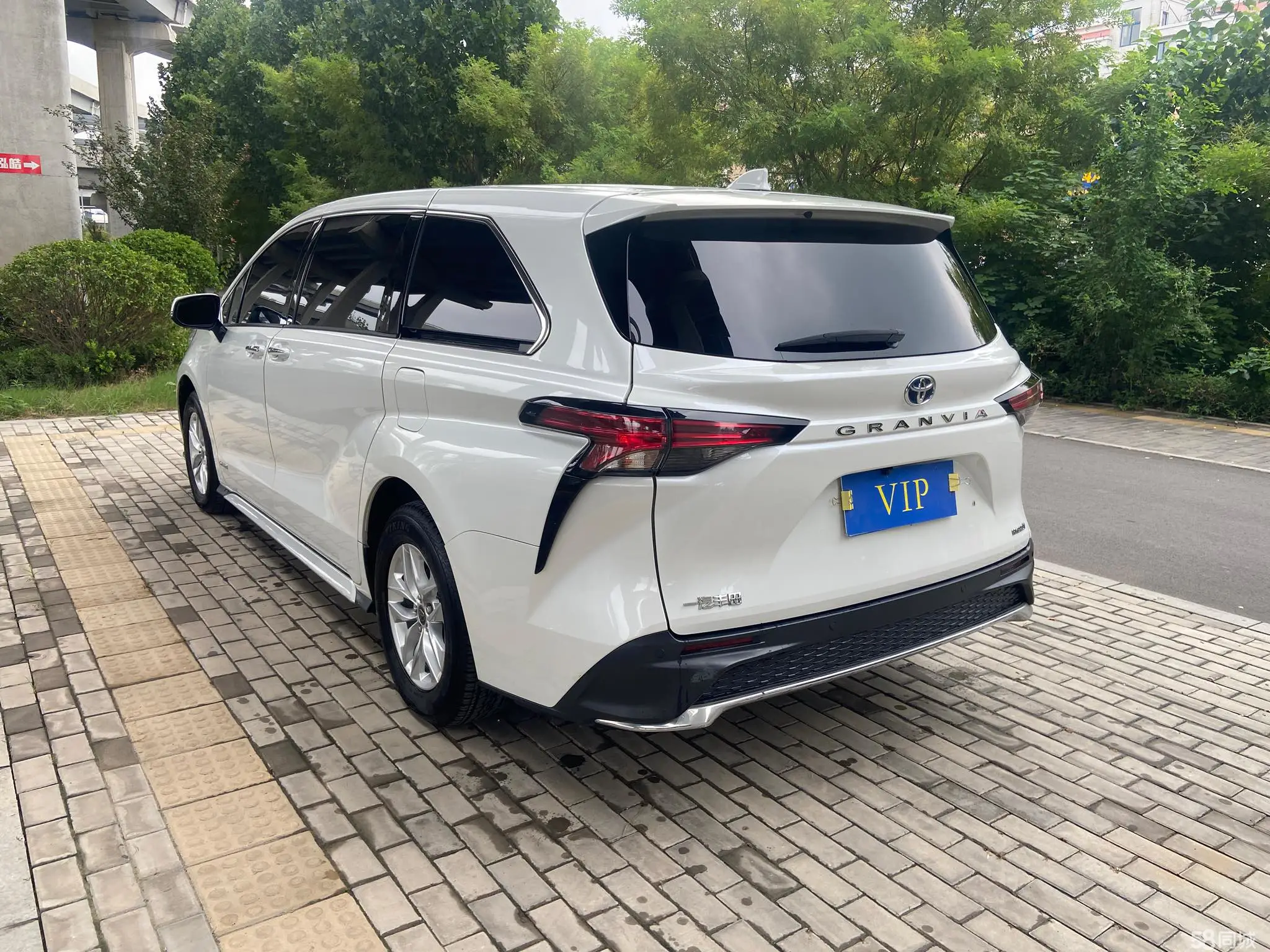 Toyota Granvia 2023 immagine di auto #5