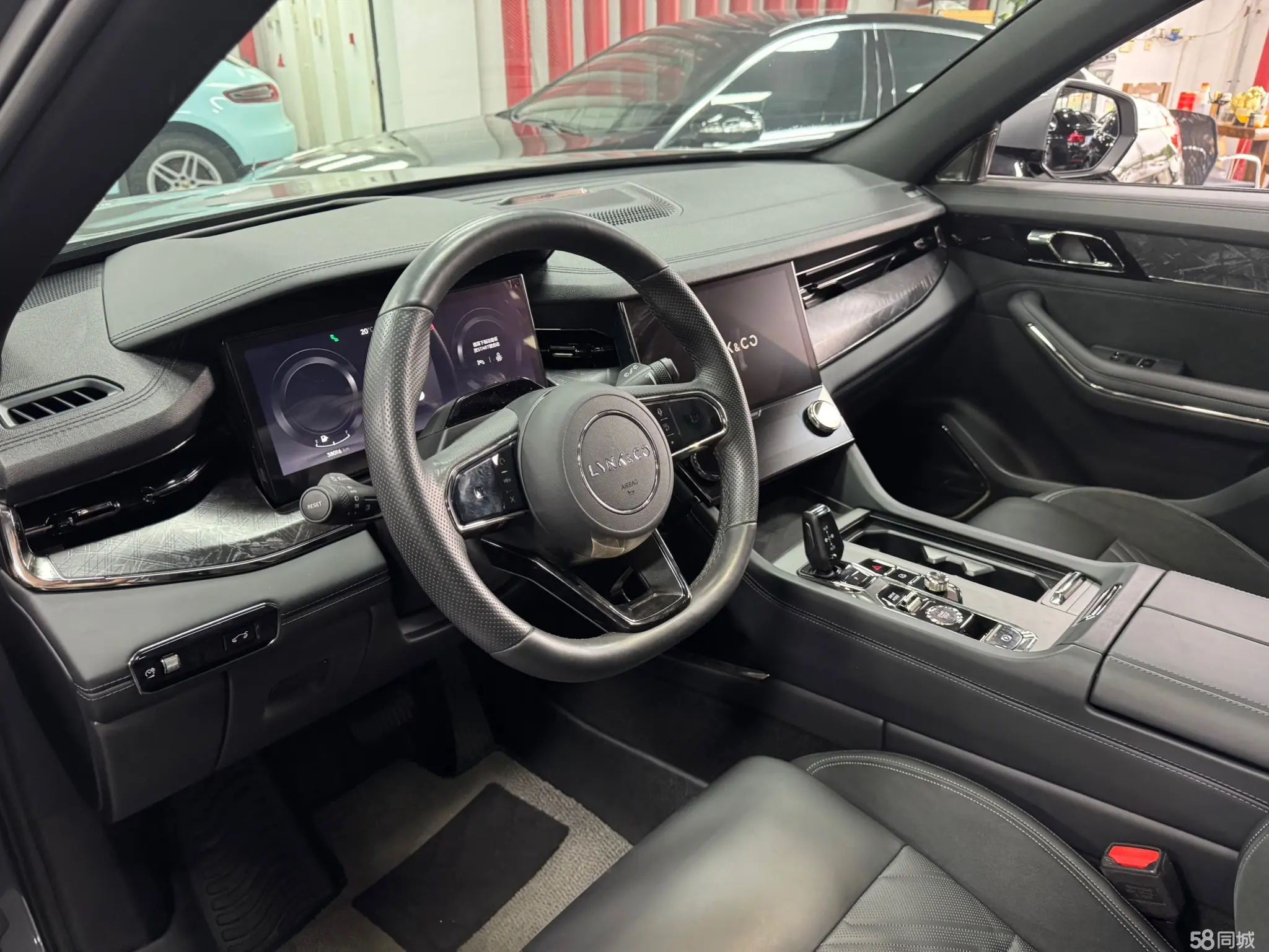 Lynk & Co 09 2022 car image #5