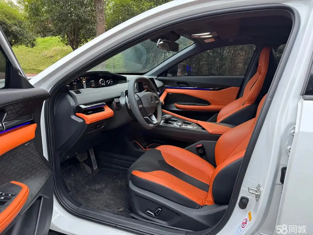 Changan UNI-V 2023 صورة سيارة #5