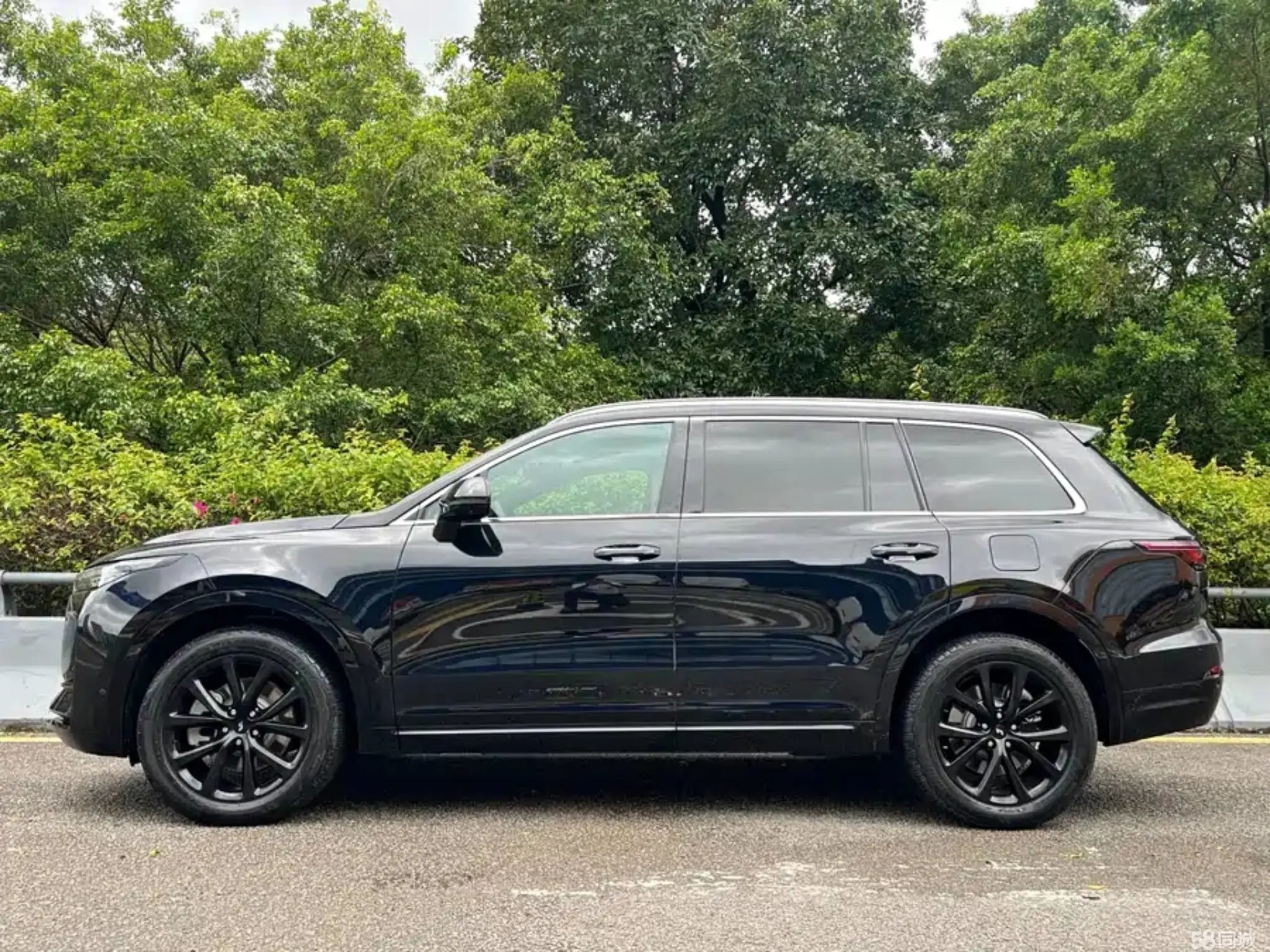 Li i6 2020 immagine di auto #5