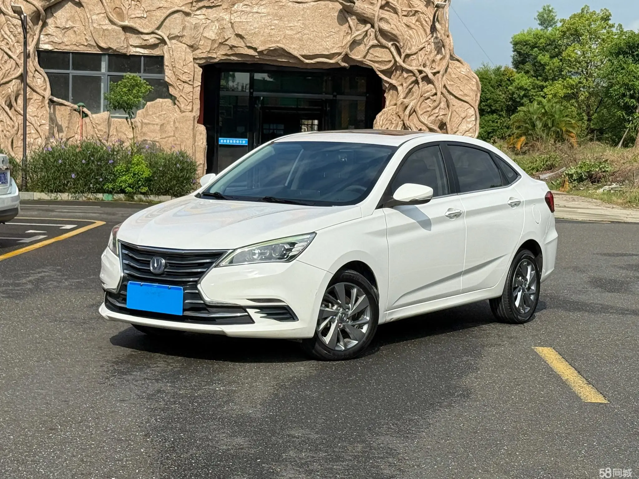 Changan Eado DT 2018 #5 Changan Eado DT 2018 car image #5