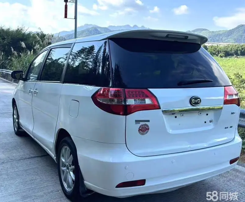 BYD M6 2013 #5 BYD M6 2013 car image #5