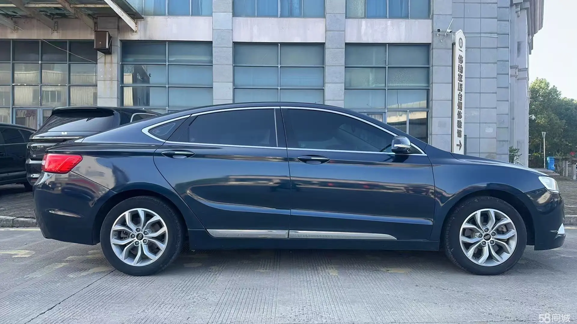 GEELY Ulion 2016 immagine di auto #5