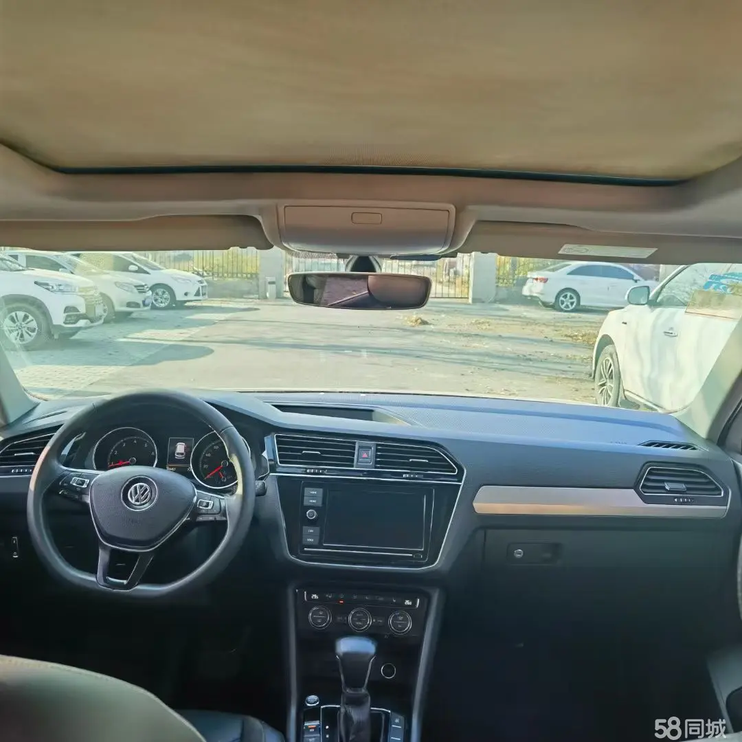 Volkswagen Tiguan L 2018 immagine di auto #5