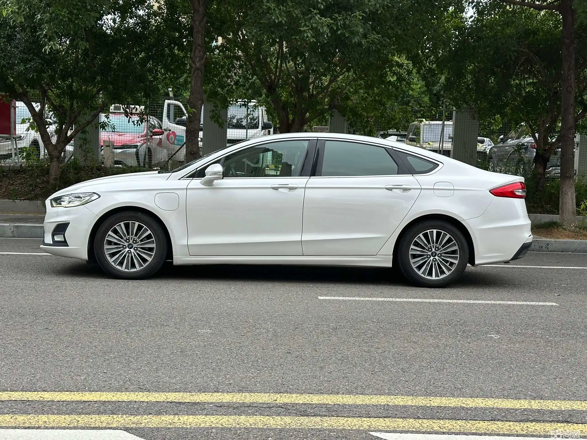 Ford Mondeo New Energy 2020 car image #5