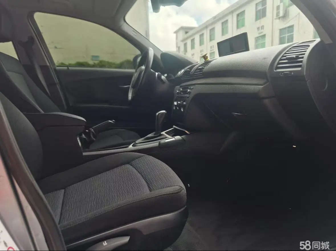 BMW 1 Series (Imported) 2010 car image #5