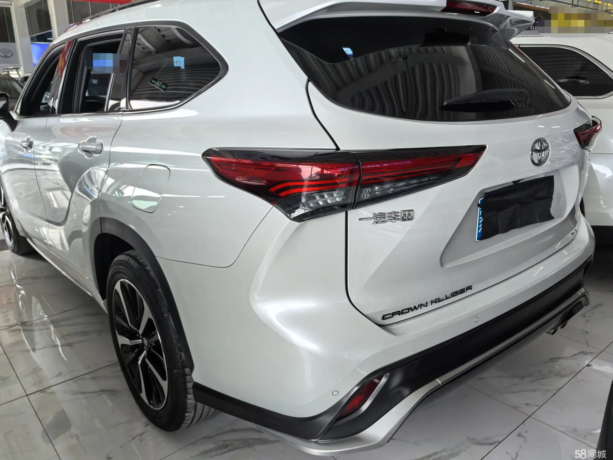 Toyota Crown Kluger 2023 #5 Toyota Crown Kluger 2023 immagine di auto #5