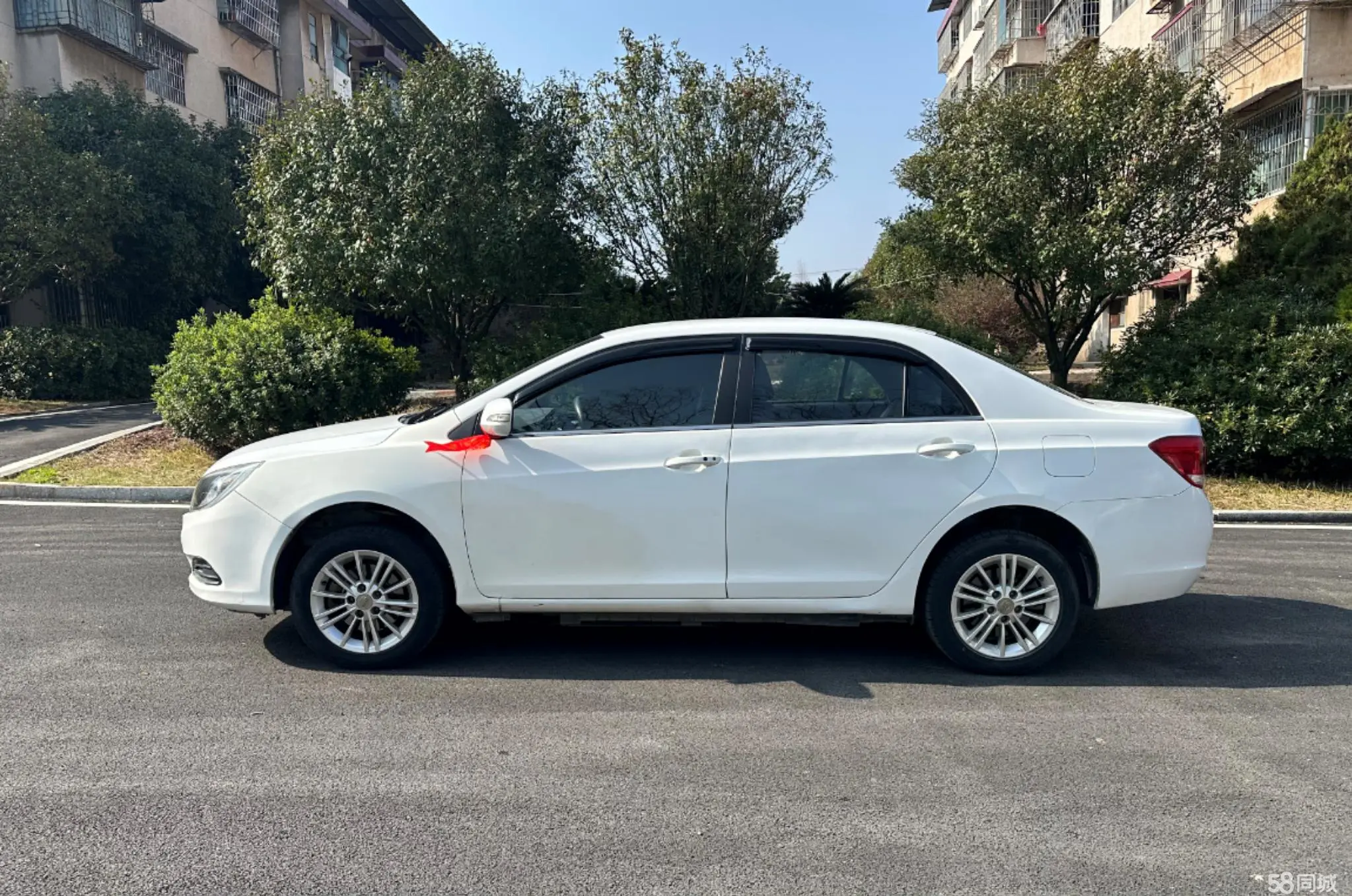 BYD e5 2018 #5 BYD e5 2018 car image #5