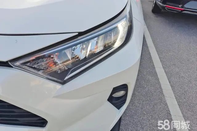 Toyota RAV4 2021 car image #5