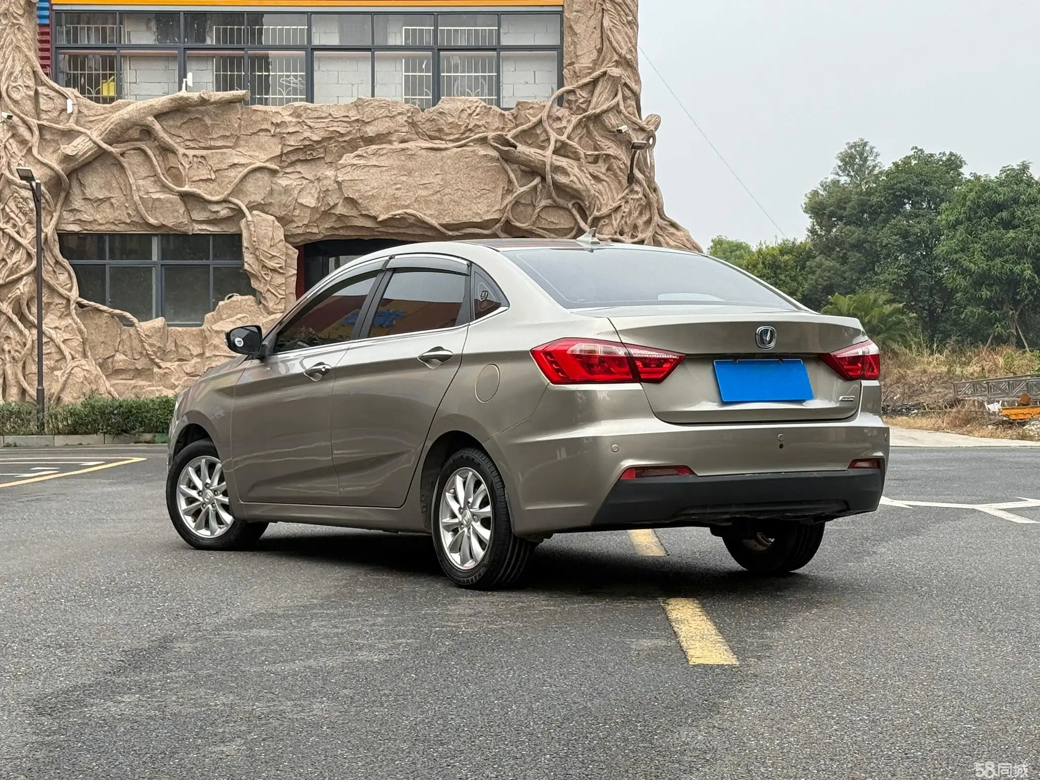 Changan Alsvin V7 2016 #5 Changan Alsvin V7 2016 car image #5