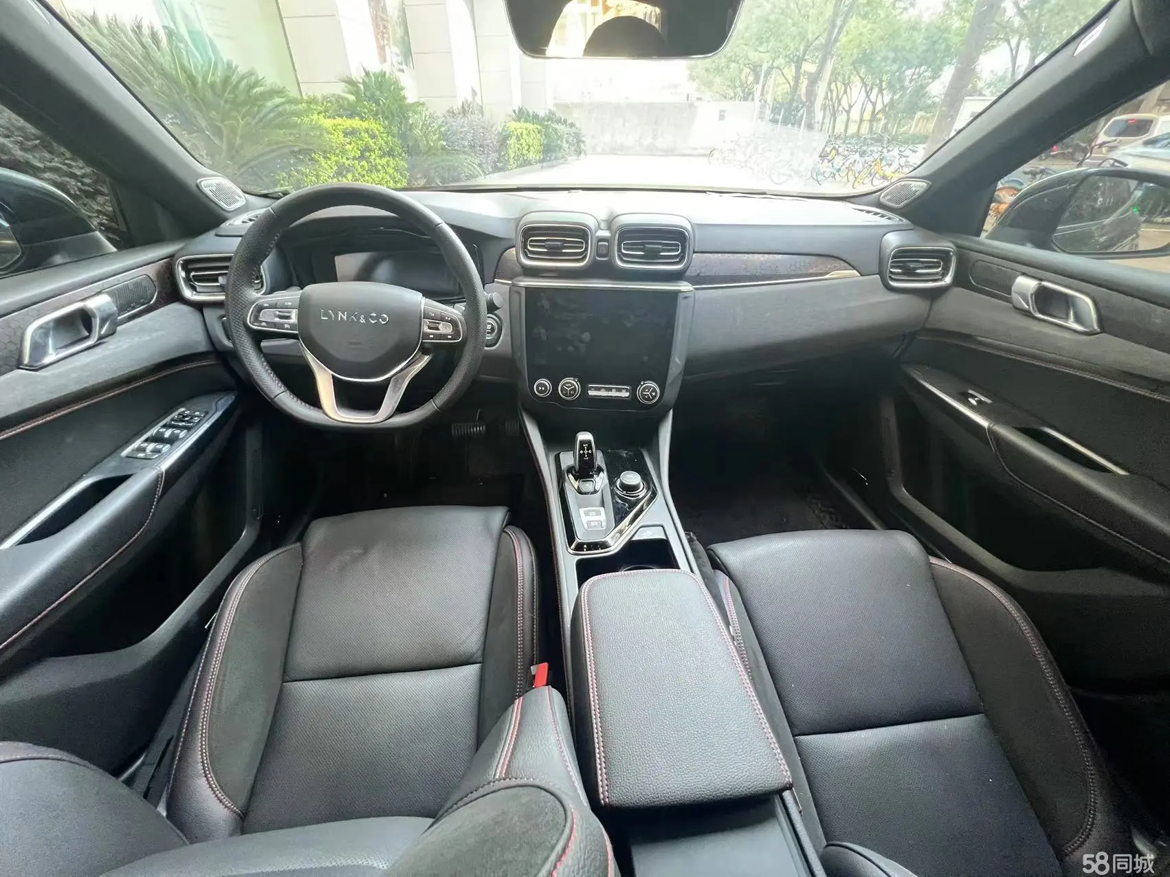 Lynk & Co 03 2019 car image #5