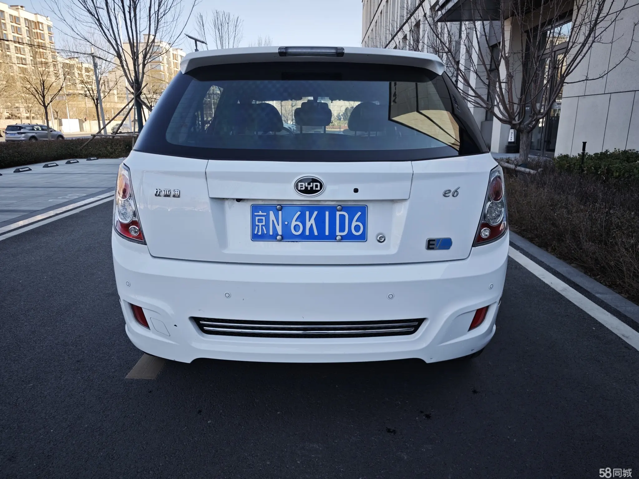 BYD e6 2016 #5 BYD e6 2016 car image #5