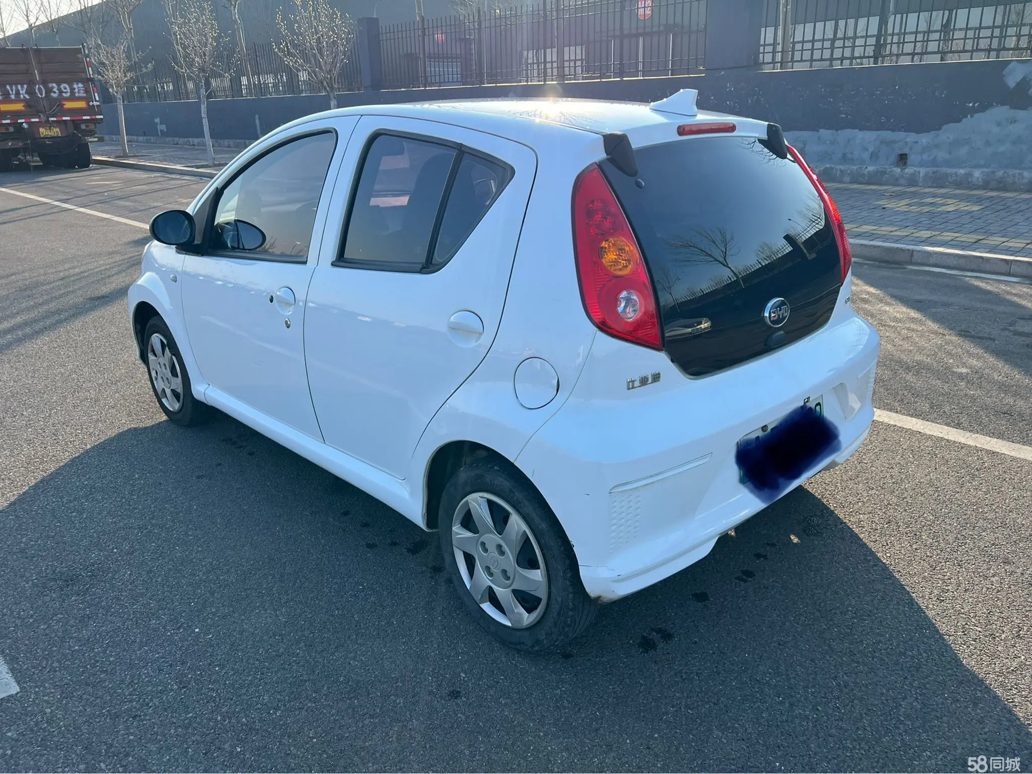 BYD e1 2019 #5 BYD e1 2019 car image #5