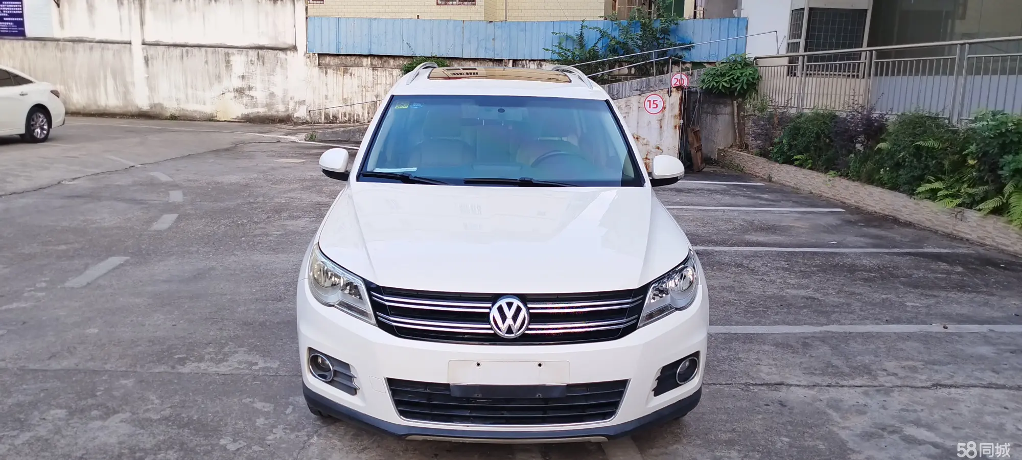 Volkswagen Tiguan 2012 car image #5