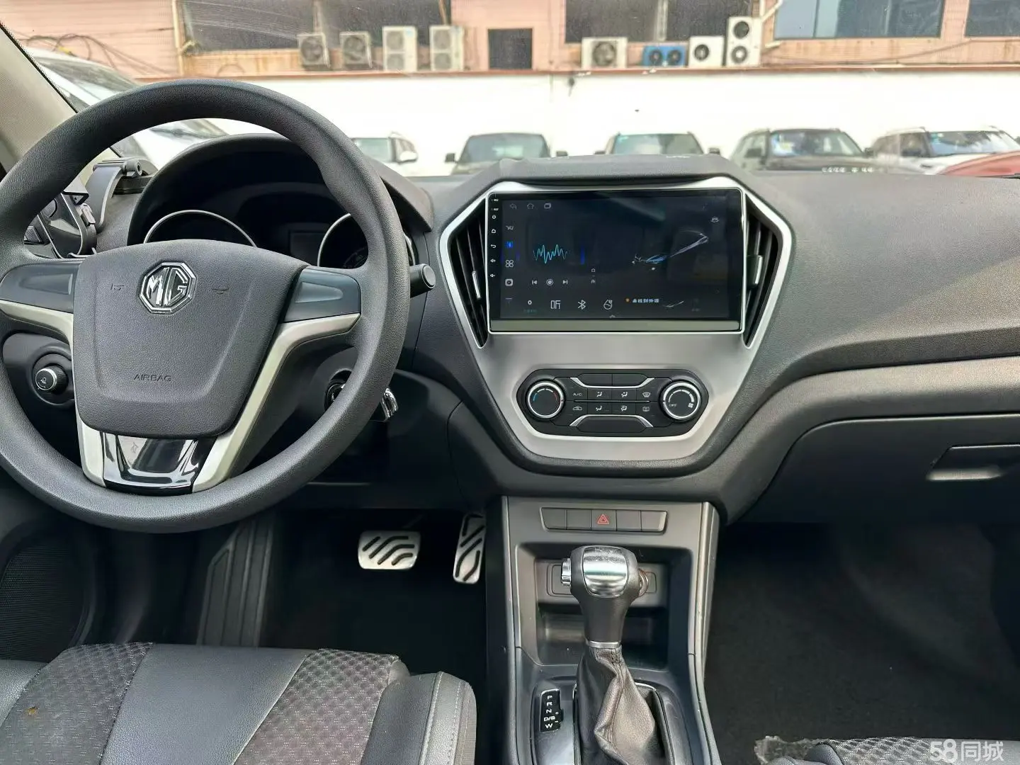 MG GT 2016 car image #5