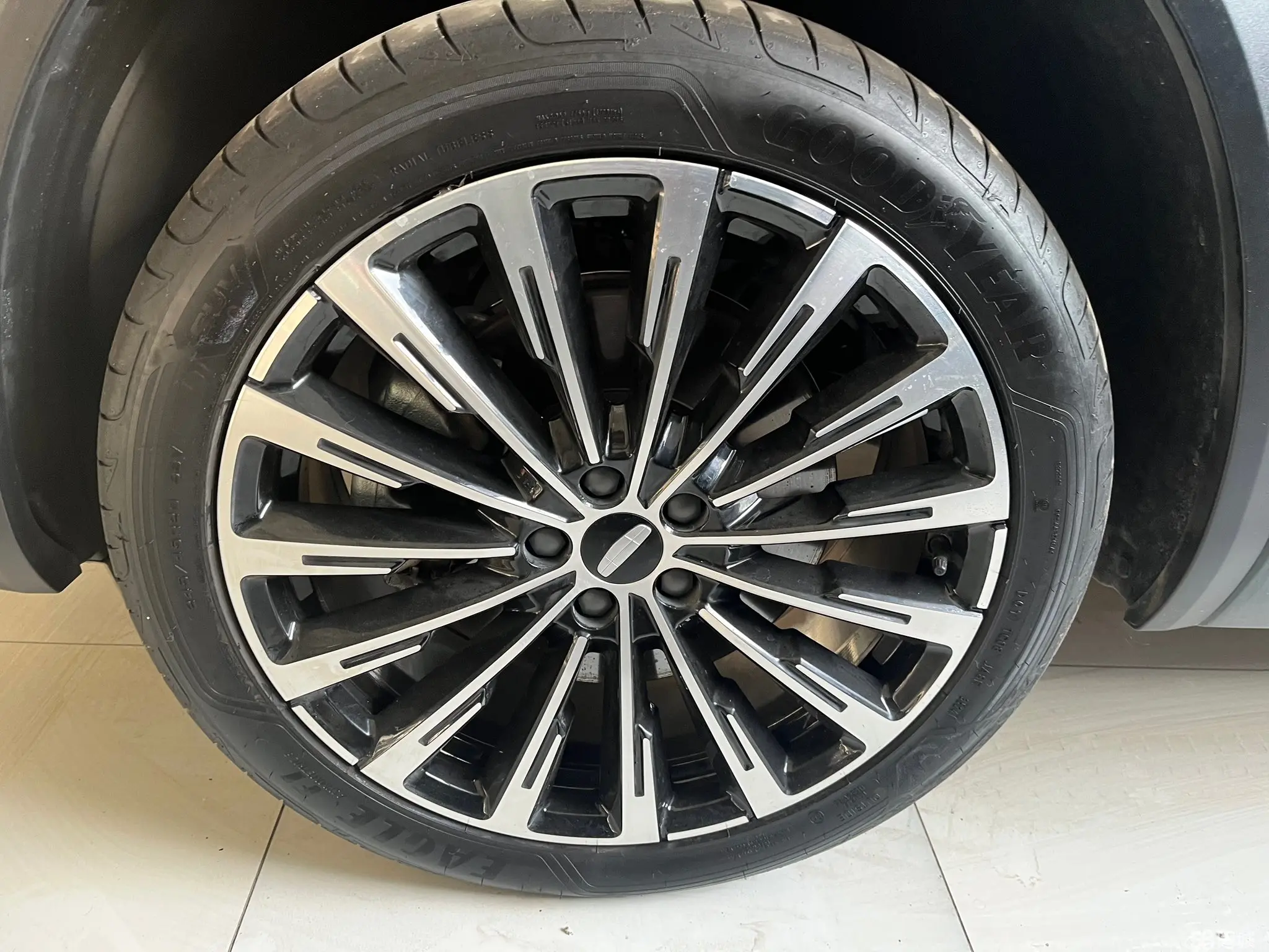 GEELY Monjaro 2024 car image #5