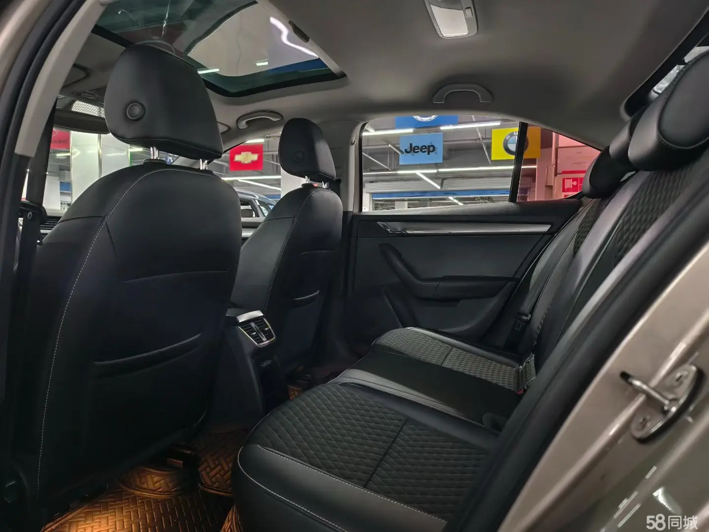 Skoda Octavia 2018 car image #5