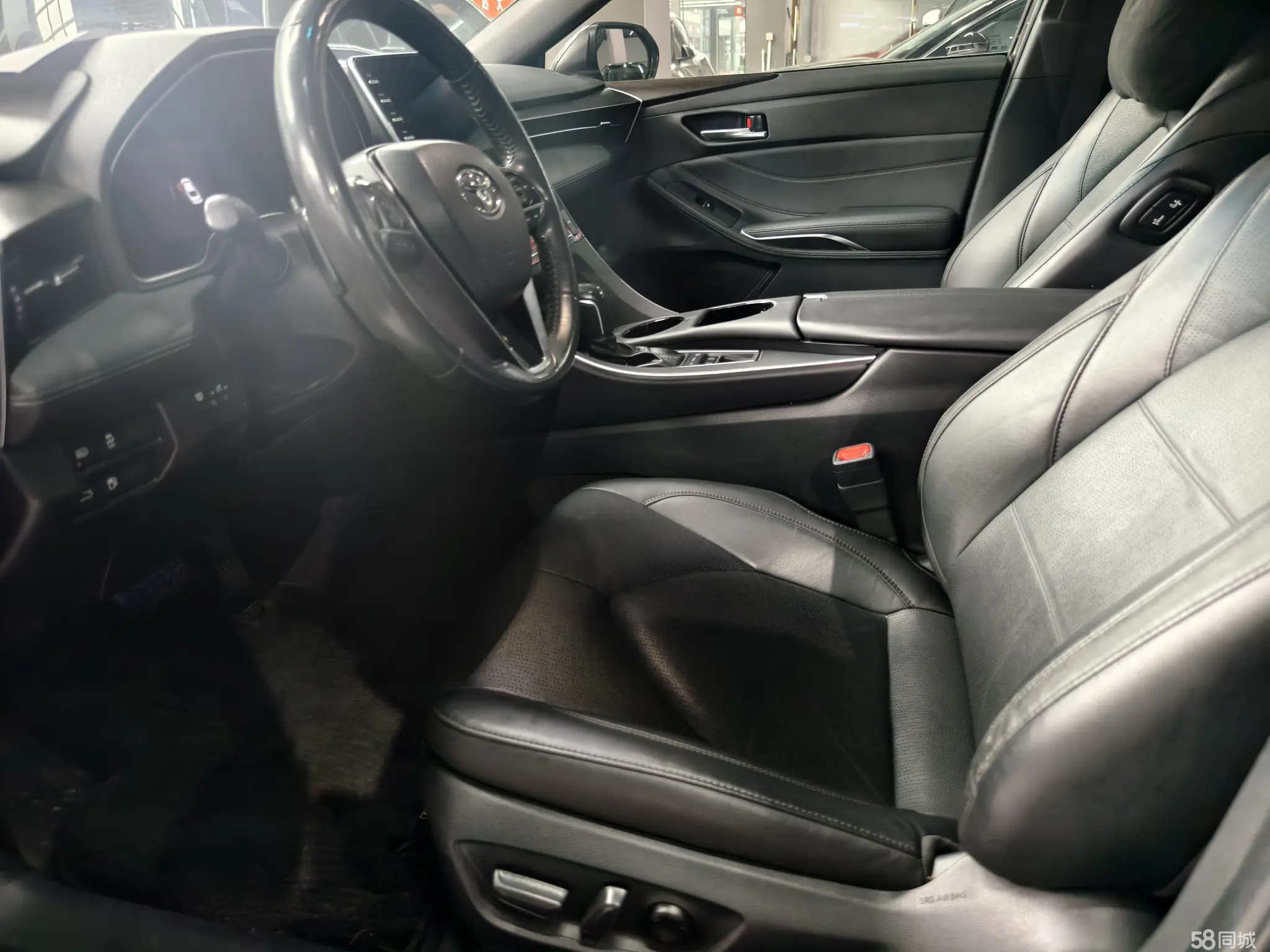 Toyota Avalon 2020 car image #5