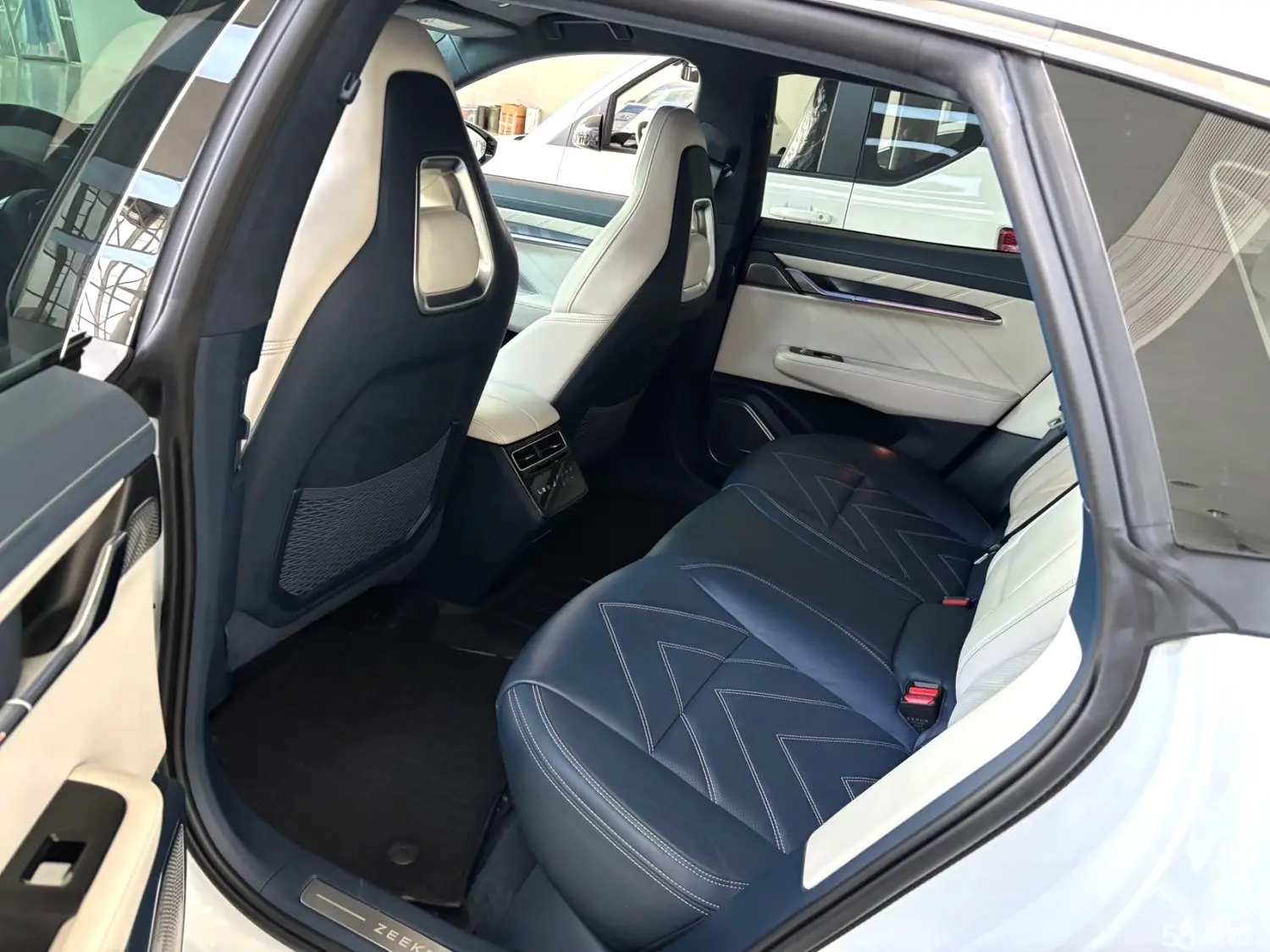 极氪 极氪001 2023 汽车图片 #5