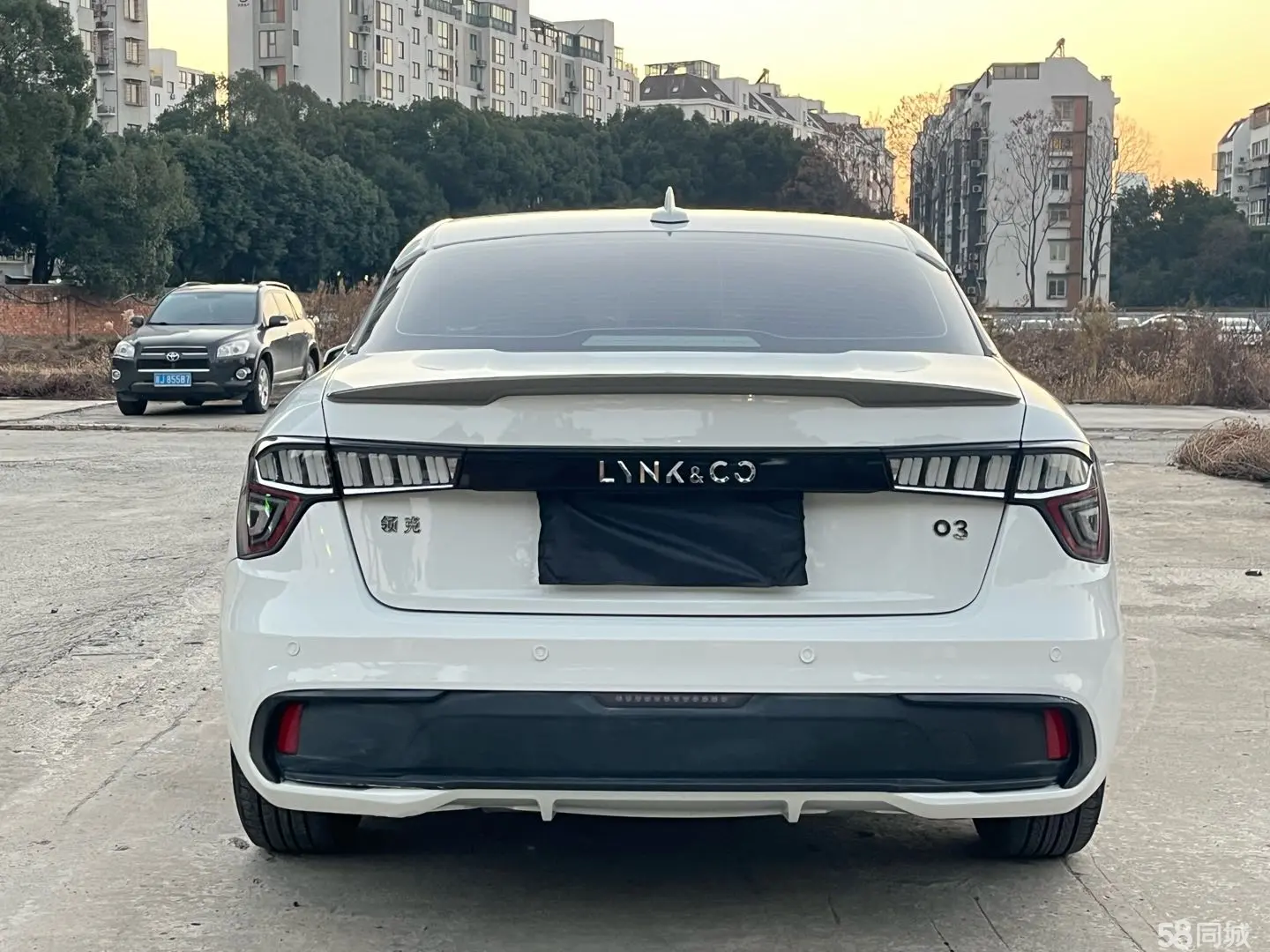 Lynk & Co 03 2018 car image #5