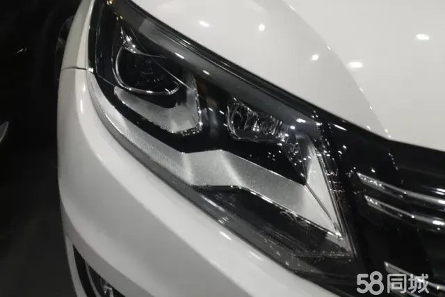 Volkswagen Tiguan 2019 car image #5