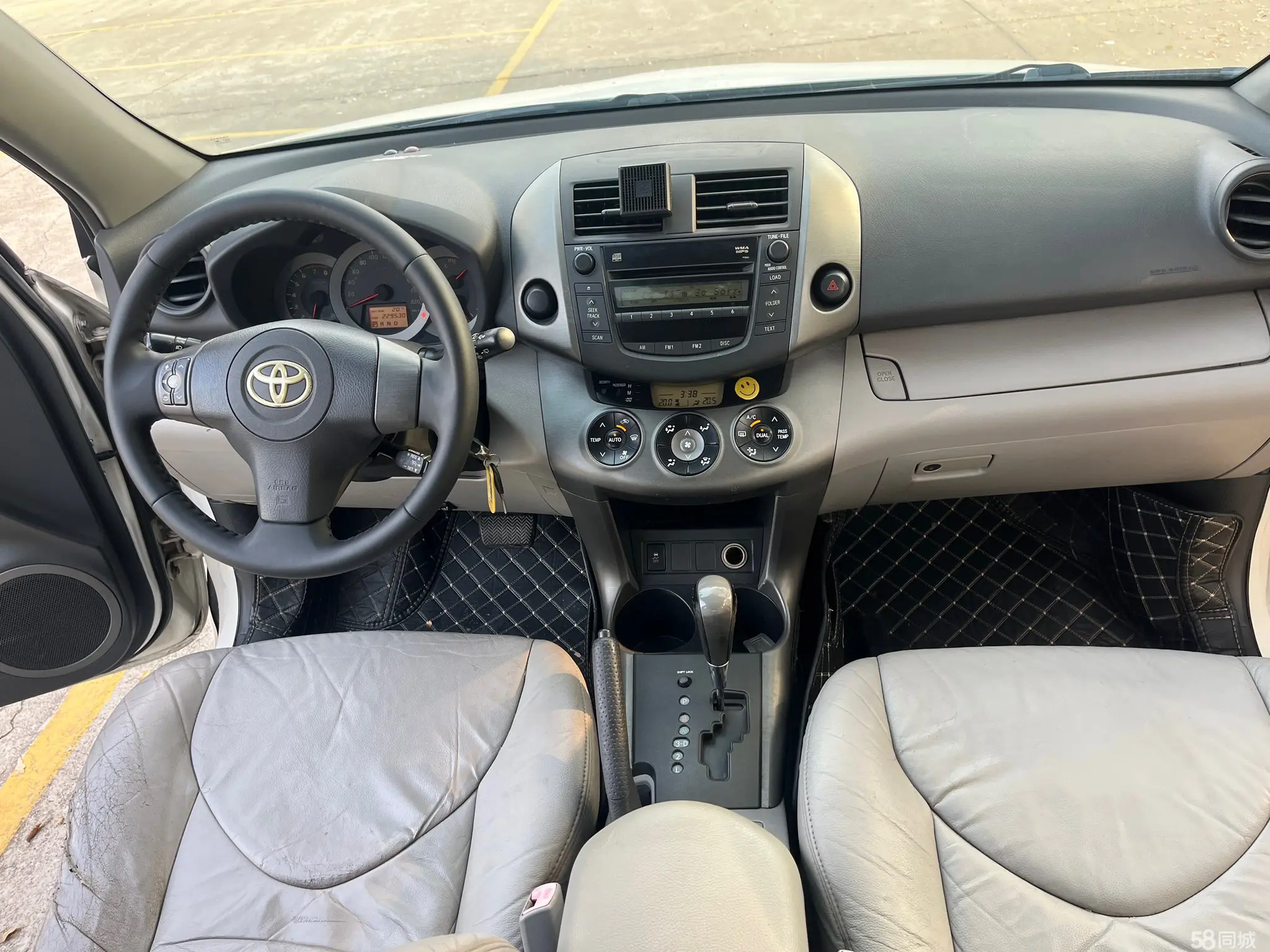 Toyota RAV4 2009 car image #5