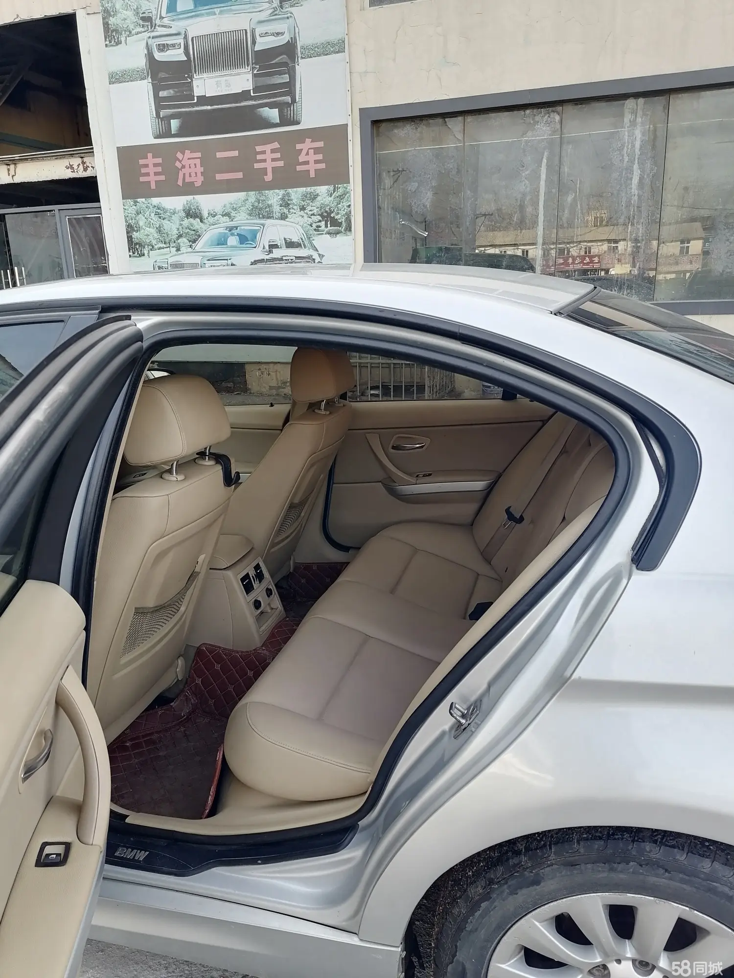 BMW 3 Series 2010 car image #5