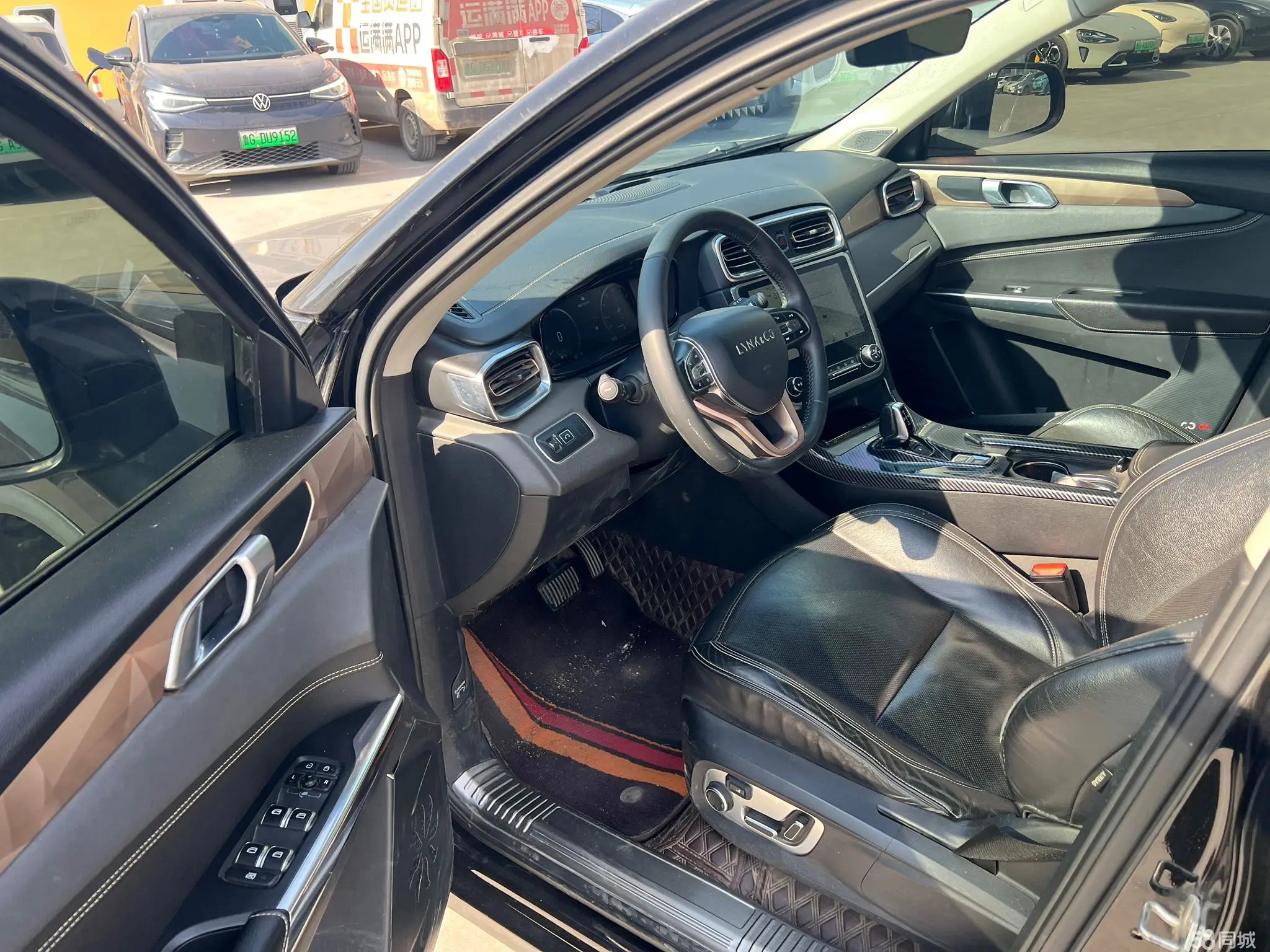 Lynk & Co 01 2018 car image #5