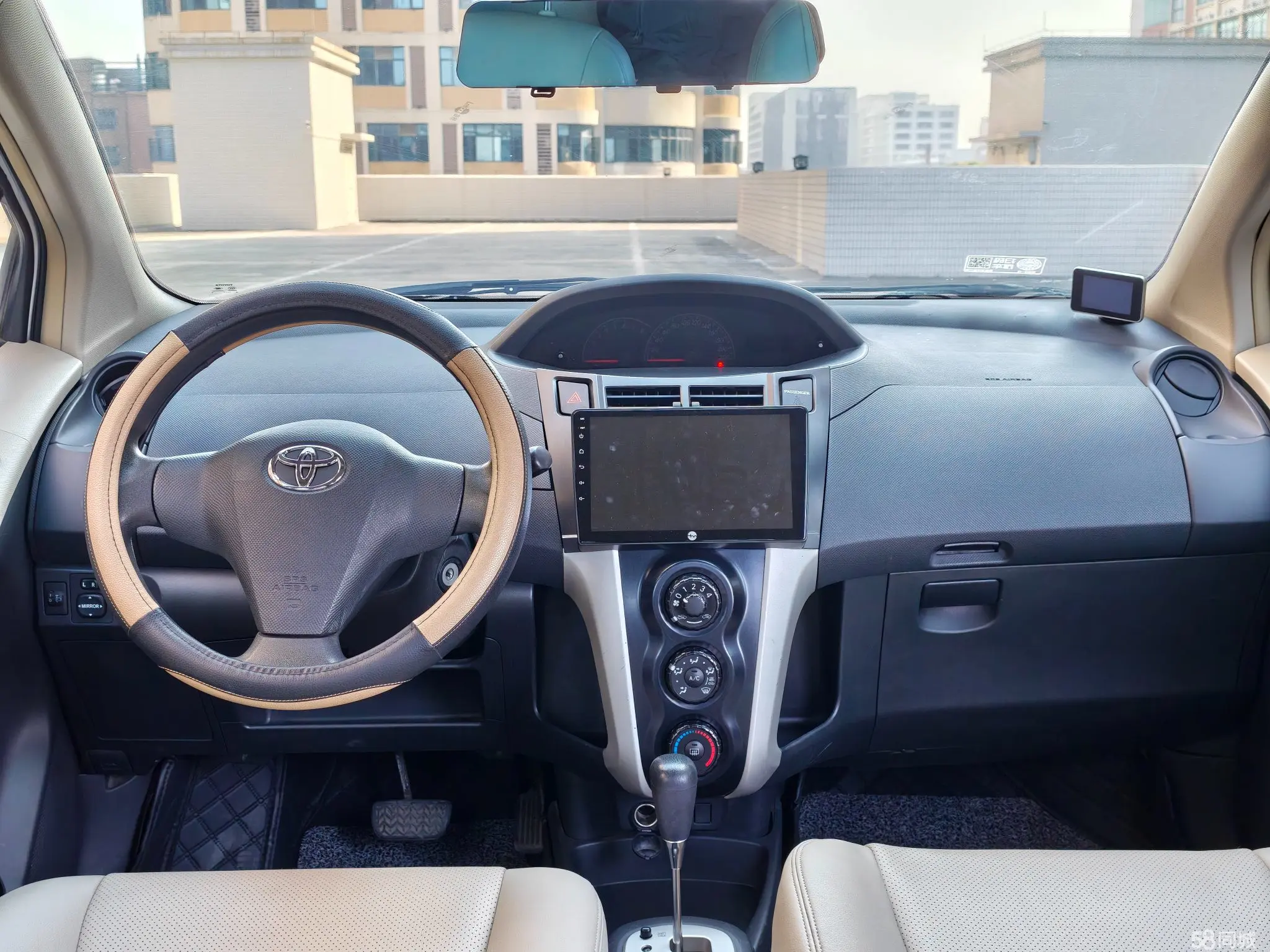 Toyota Yaris 2011 imagen de coche #5